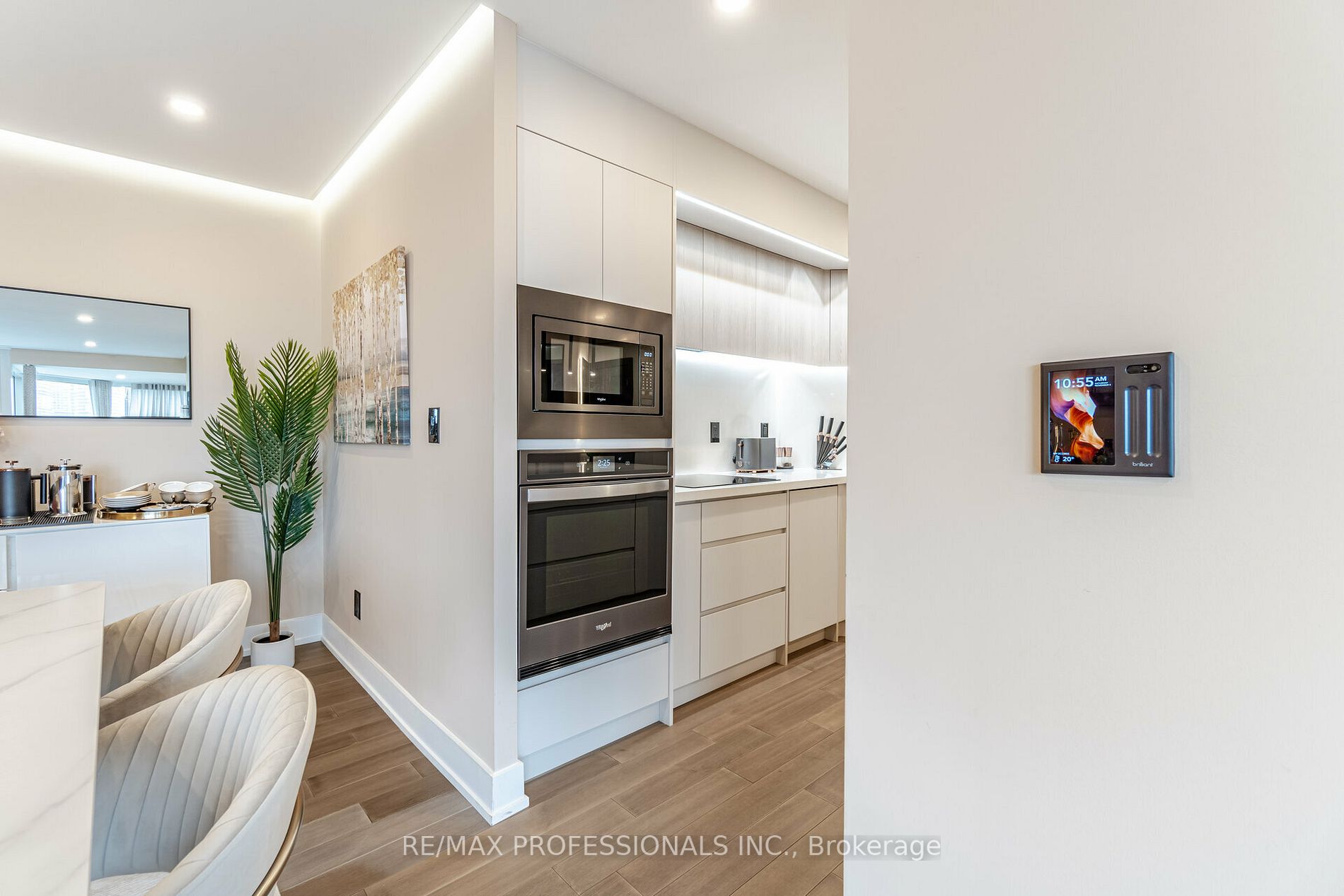 1 Palace Pier Crt, #1208