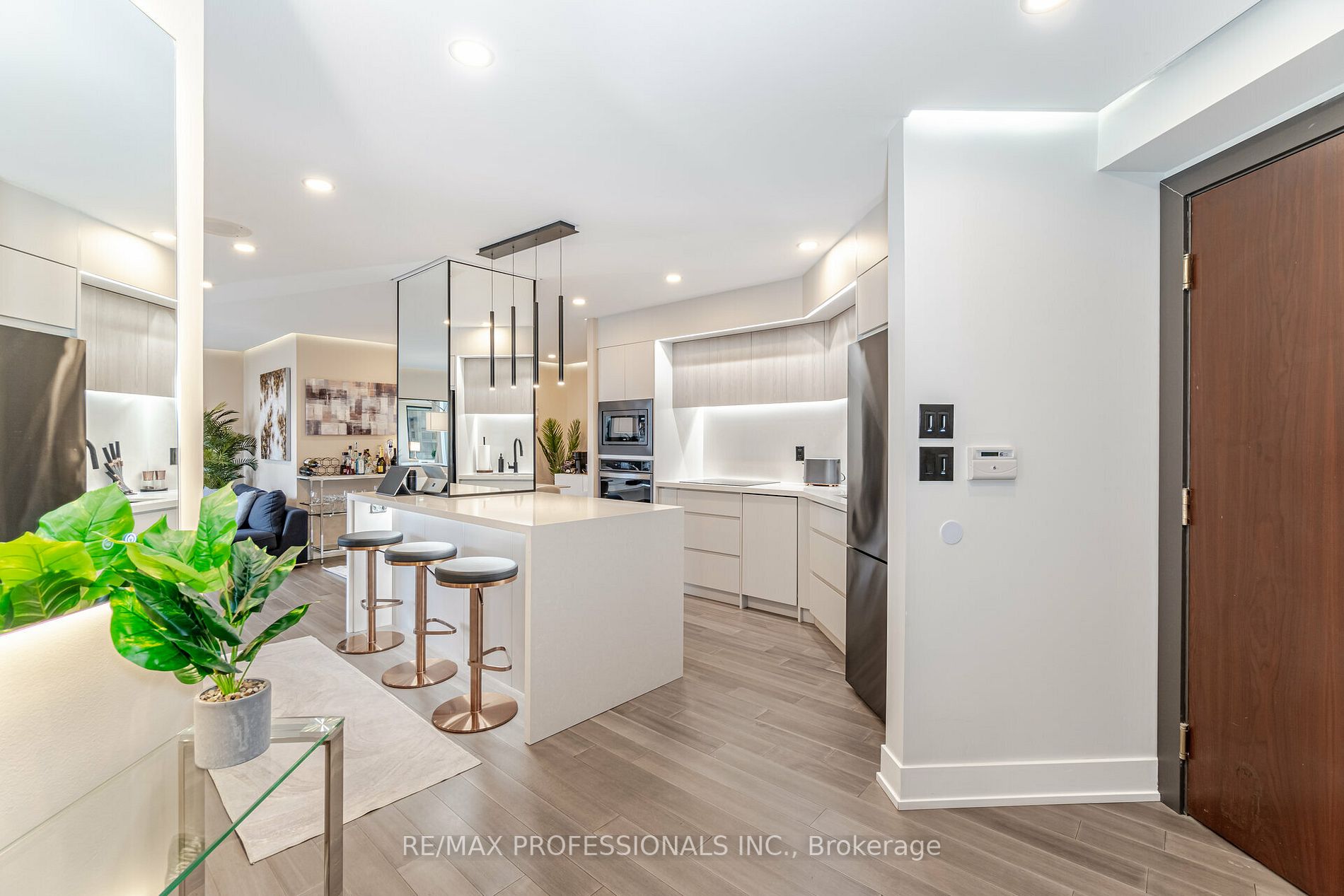 1 Palace Pier Crt, #1208