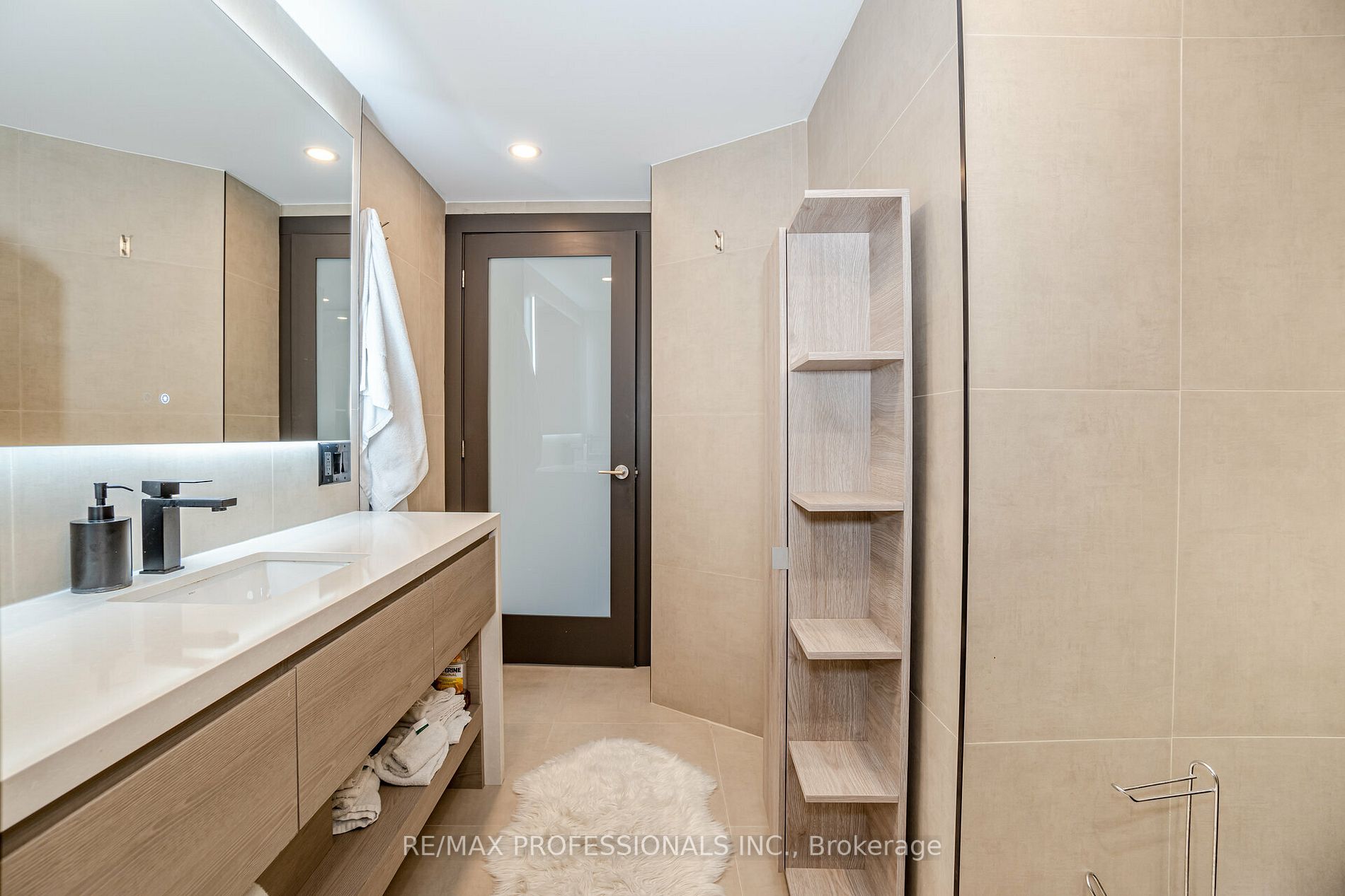 1 Palace Pier Crt, #1208