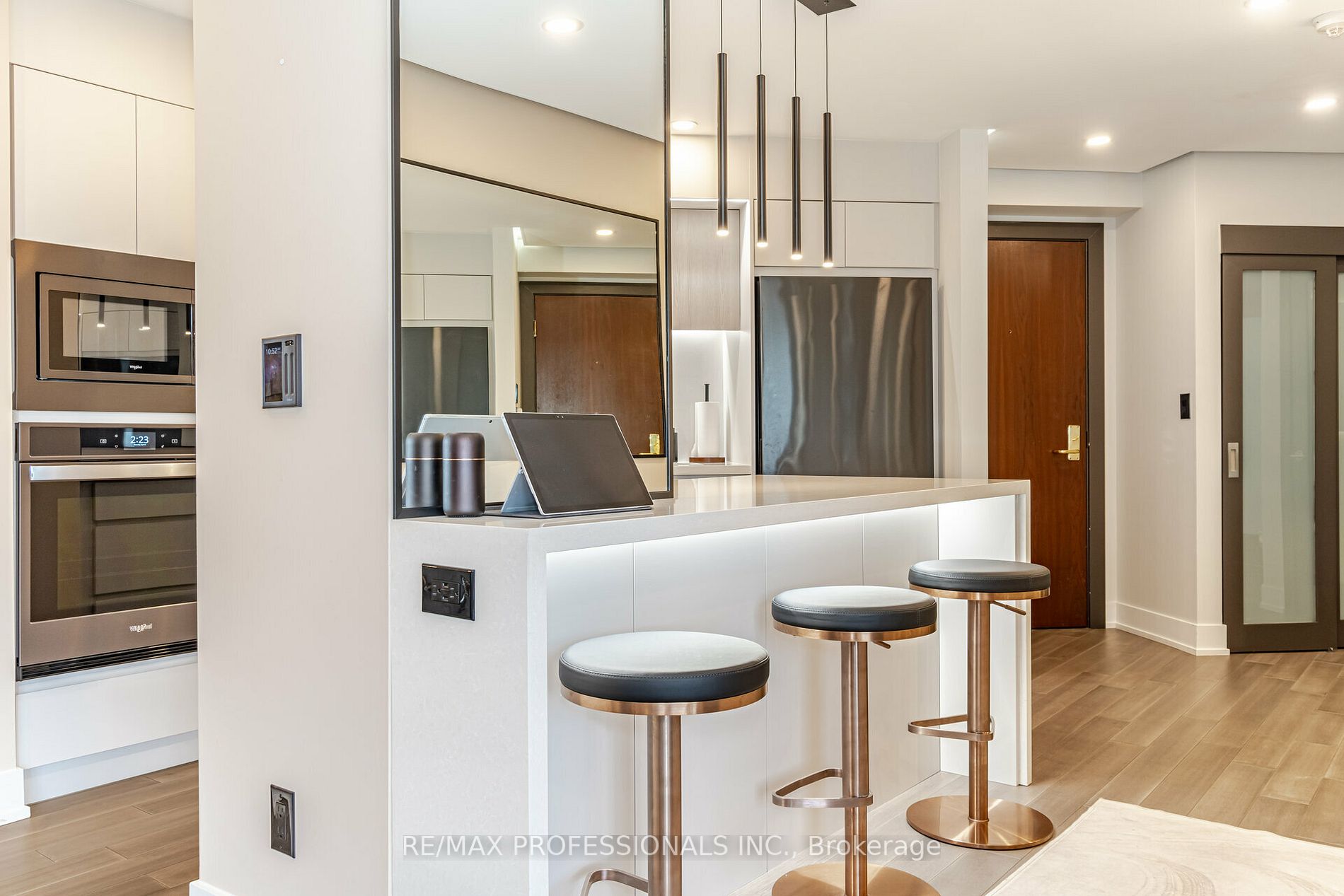 1 Palace Pier Crt, #1208