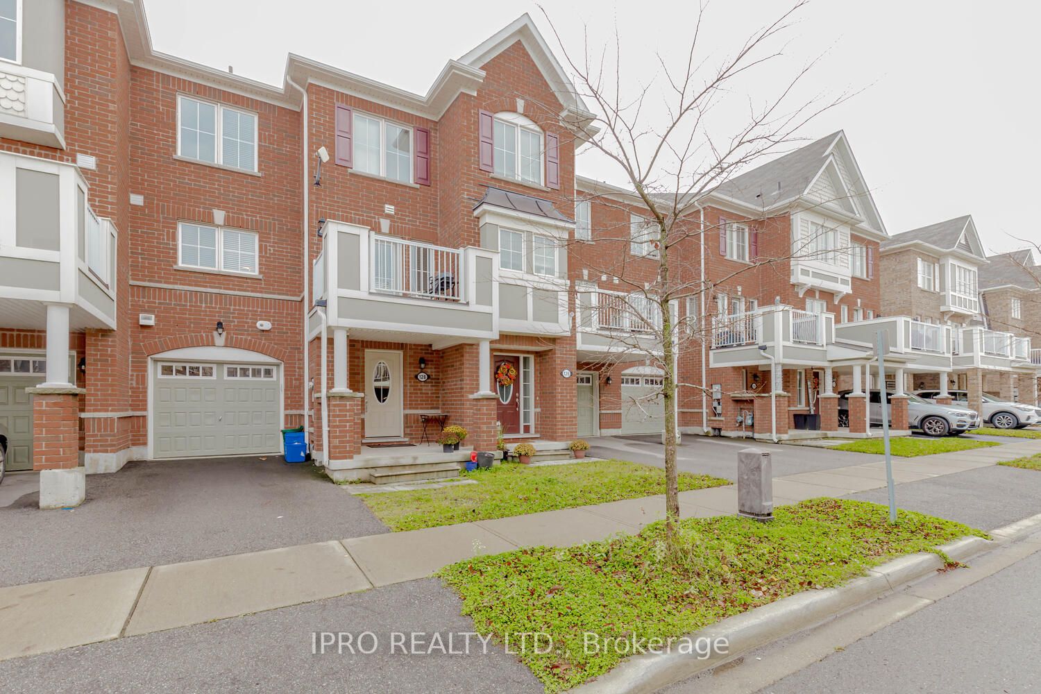128 Frost Crt