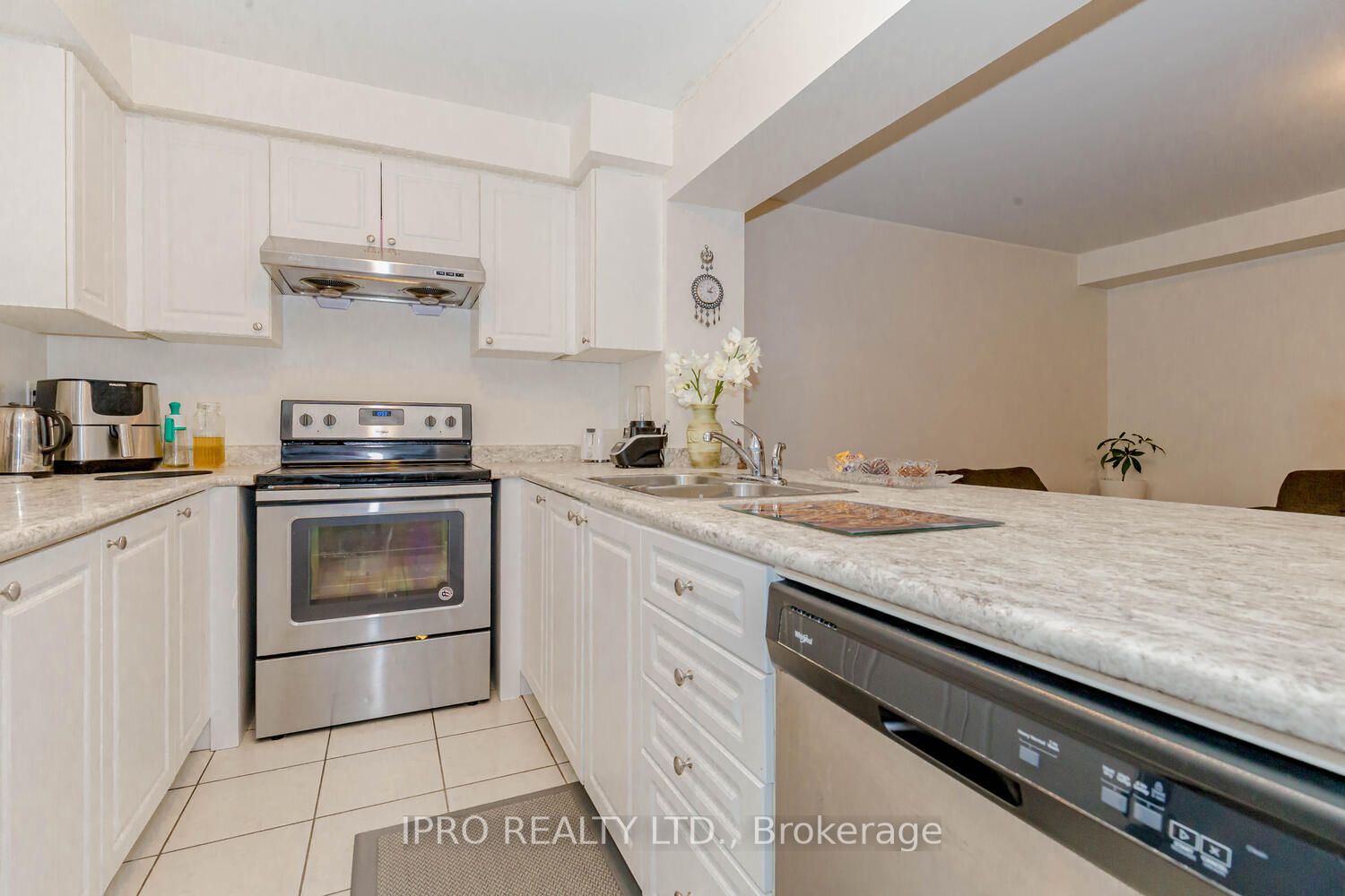 128 Frost Crt