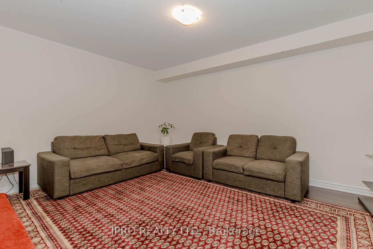 128 Frost Crt