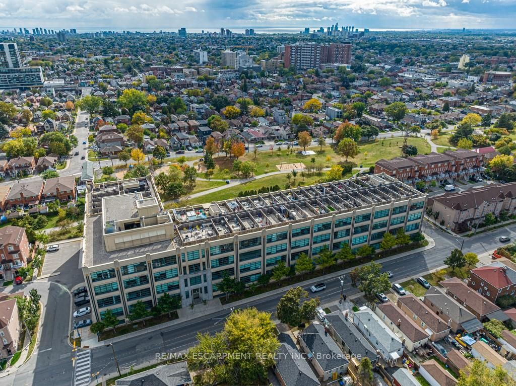 1001 Roselawn Ave, #425