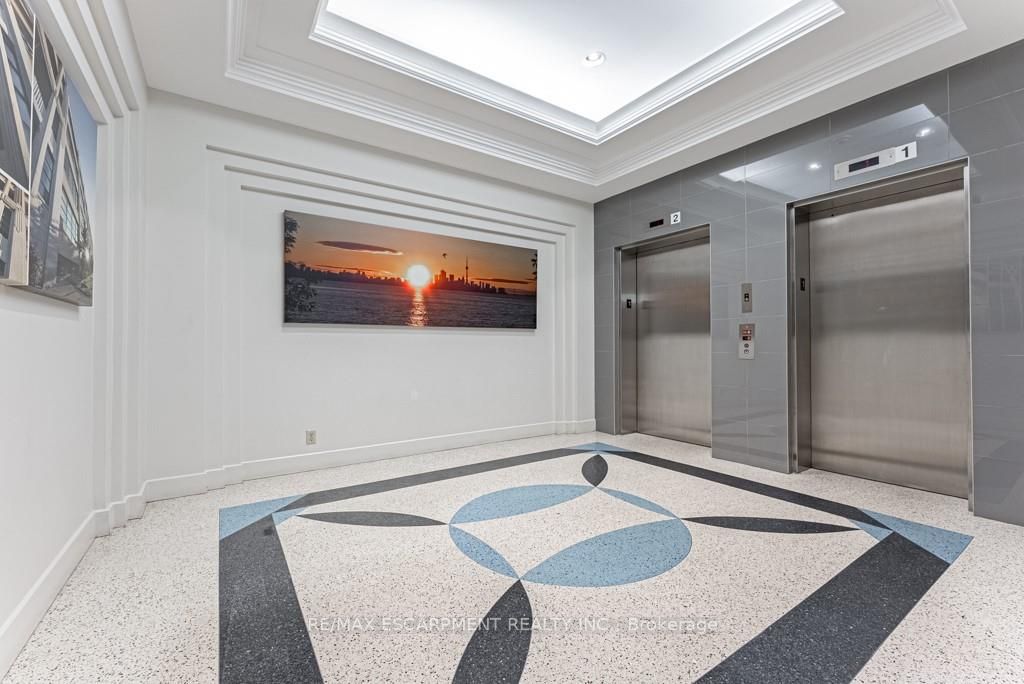 1001 Roselawn Ave, #425