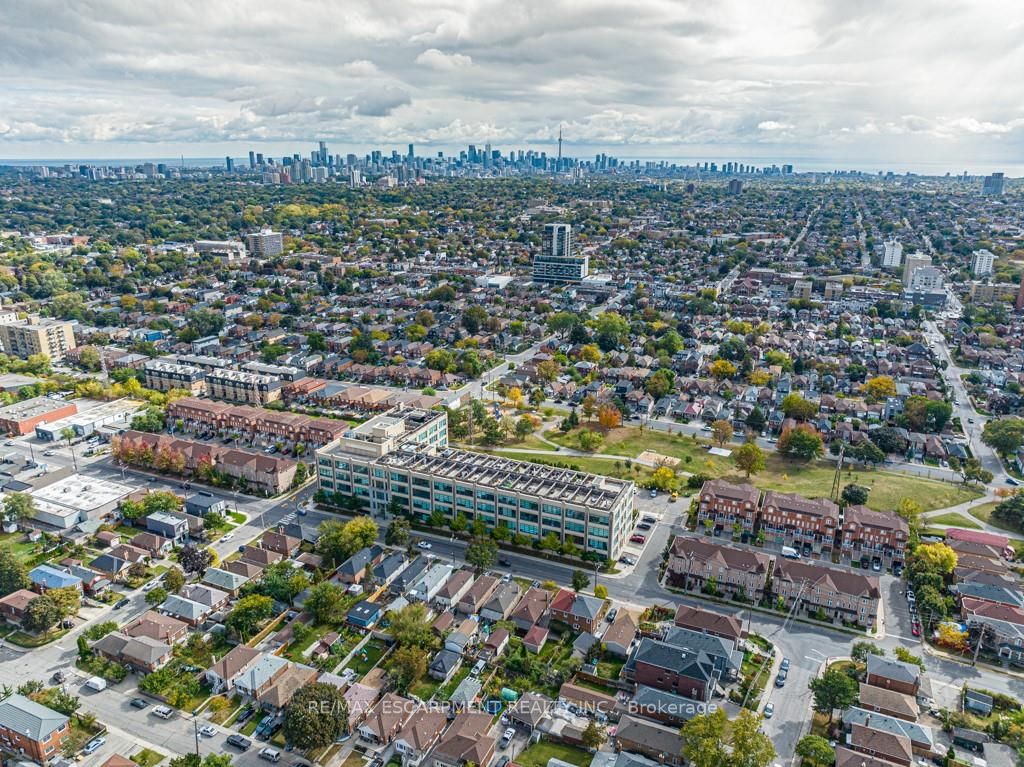 1001 Roselawn Ave, #425