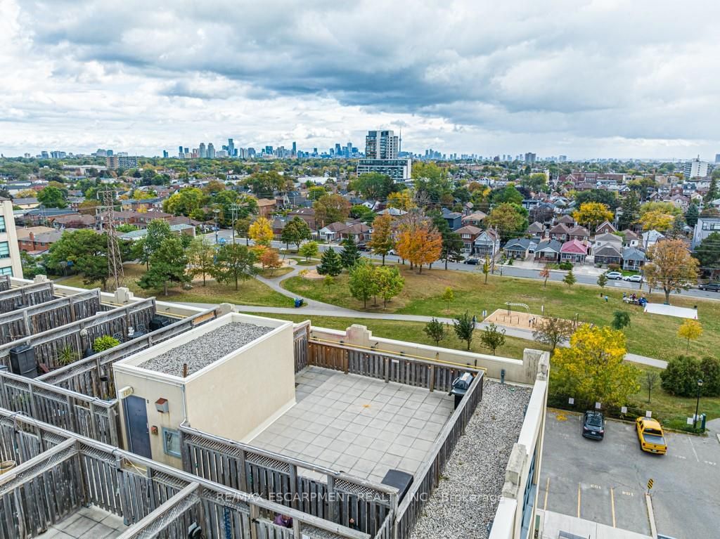 1001 Roselawn Ave, #425