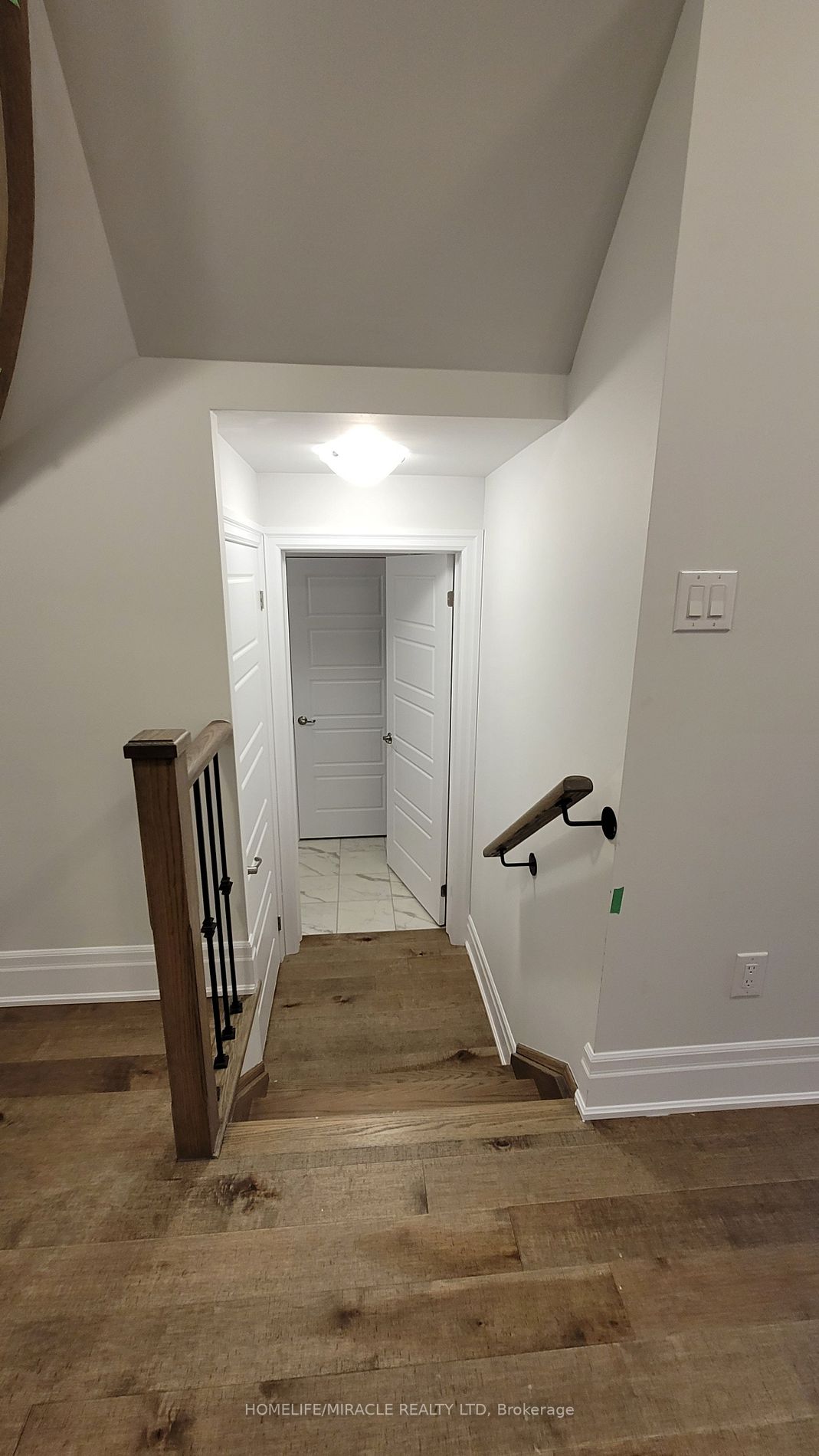12 Rosewell Cres