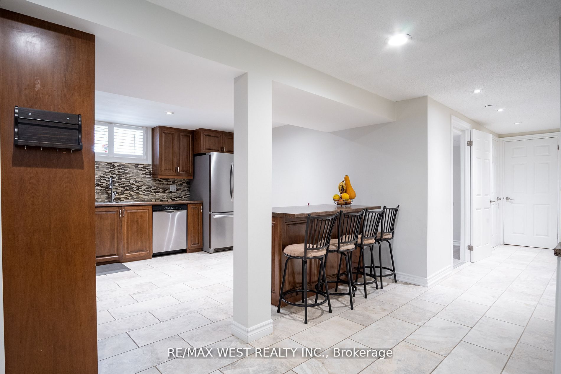 279 Maple Leaf Dr