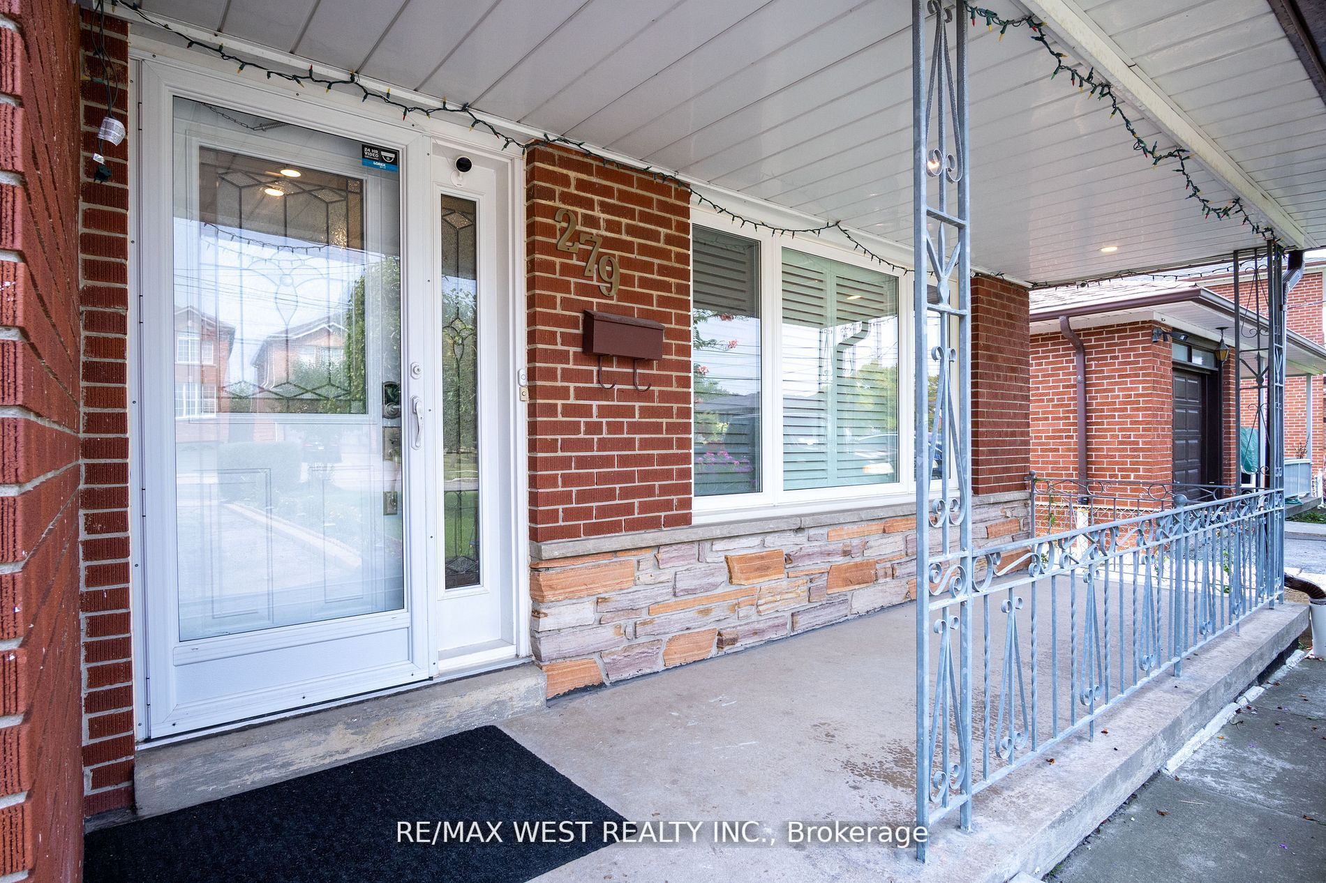 279 Maple Leaf Dr