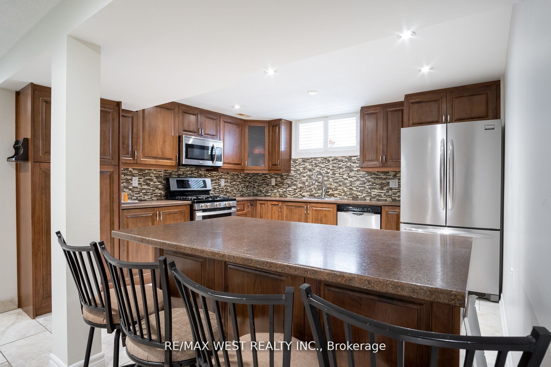 279 Maple Leaf Dr