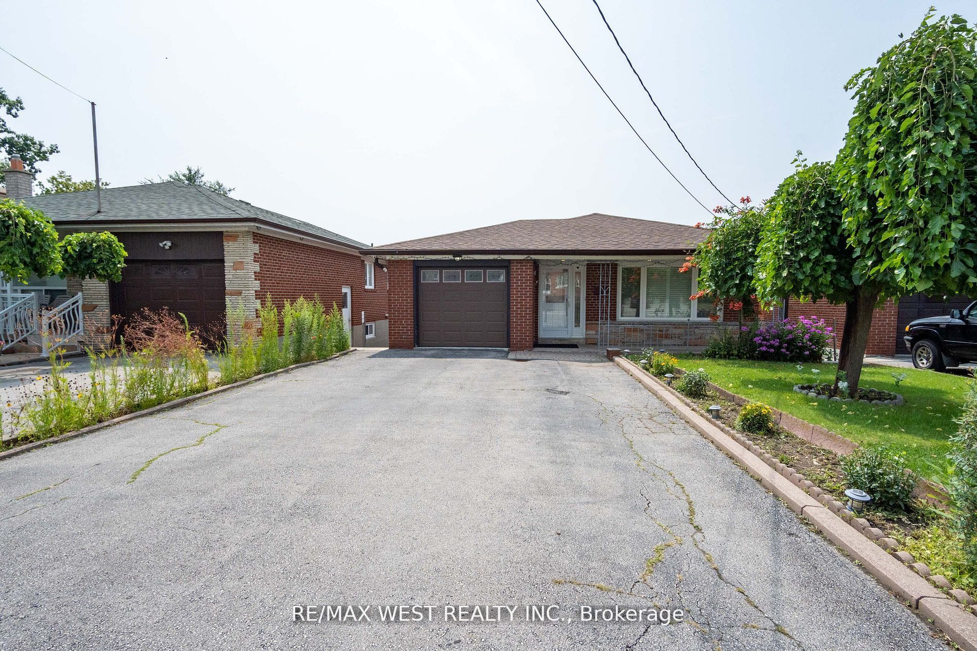 279 Maple Leaf Dr