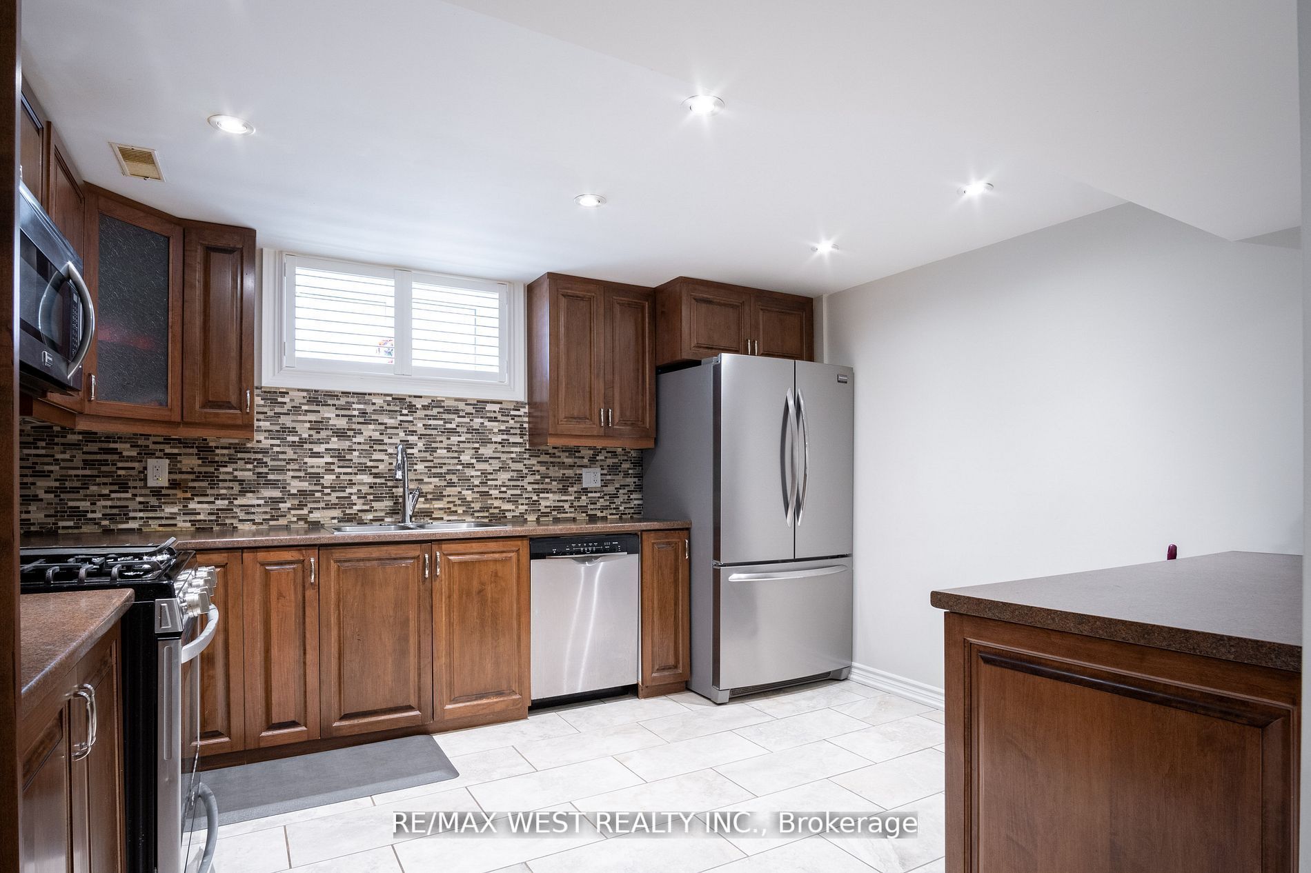 279 Maple Leaf Dr