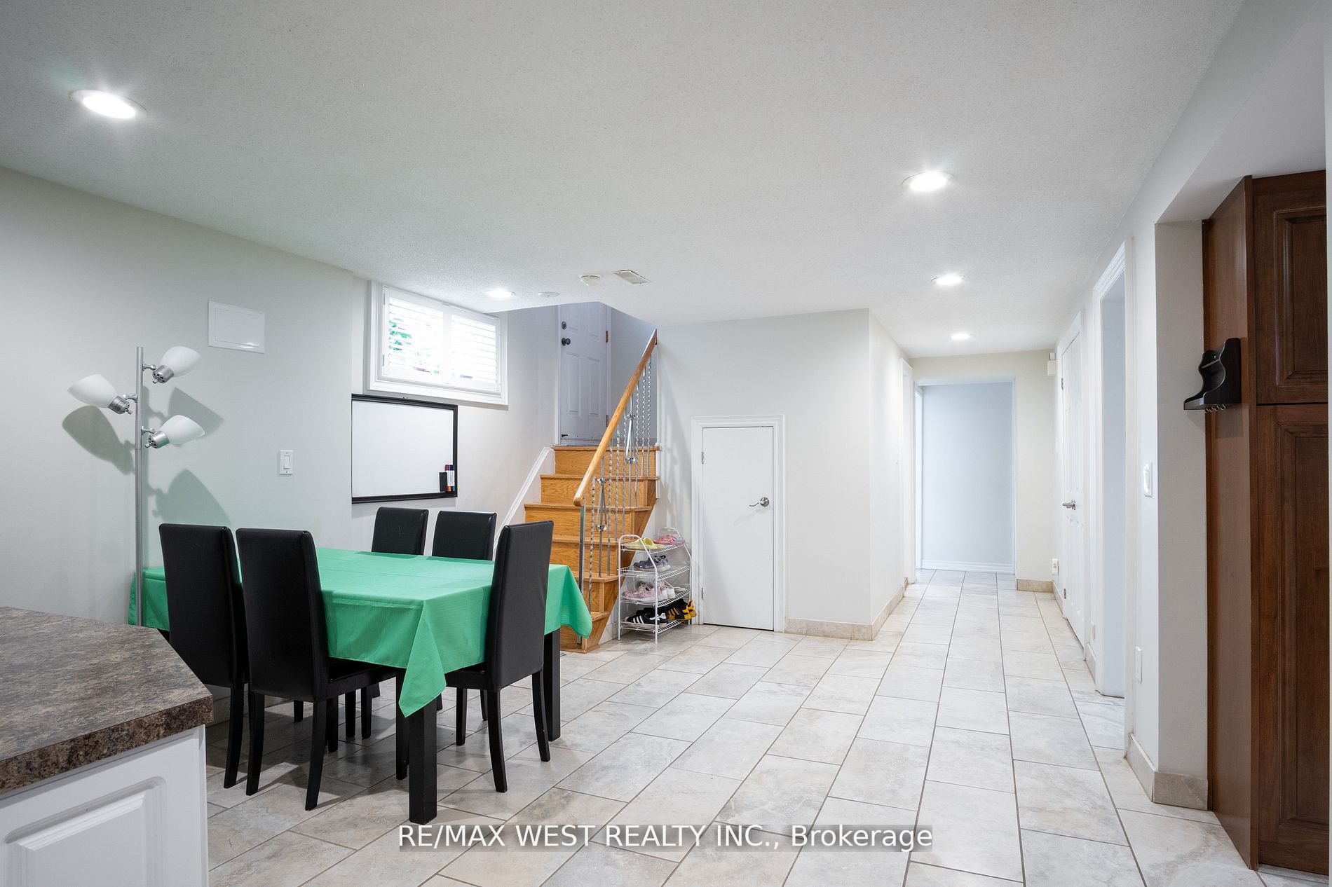 279 Maple Leaf Dr