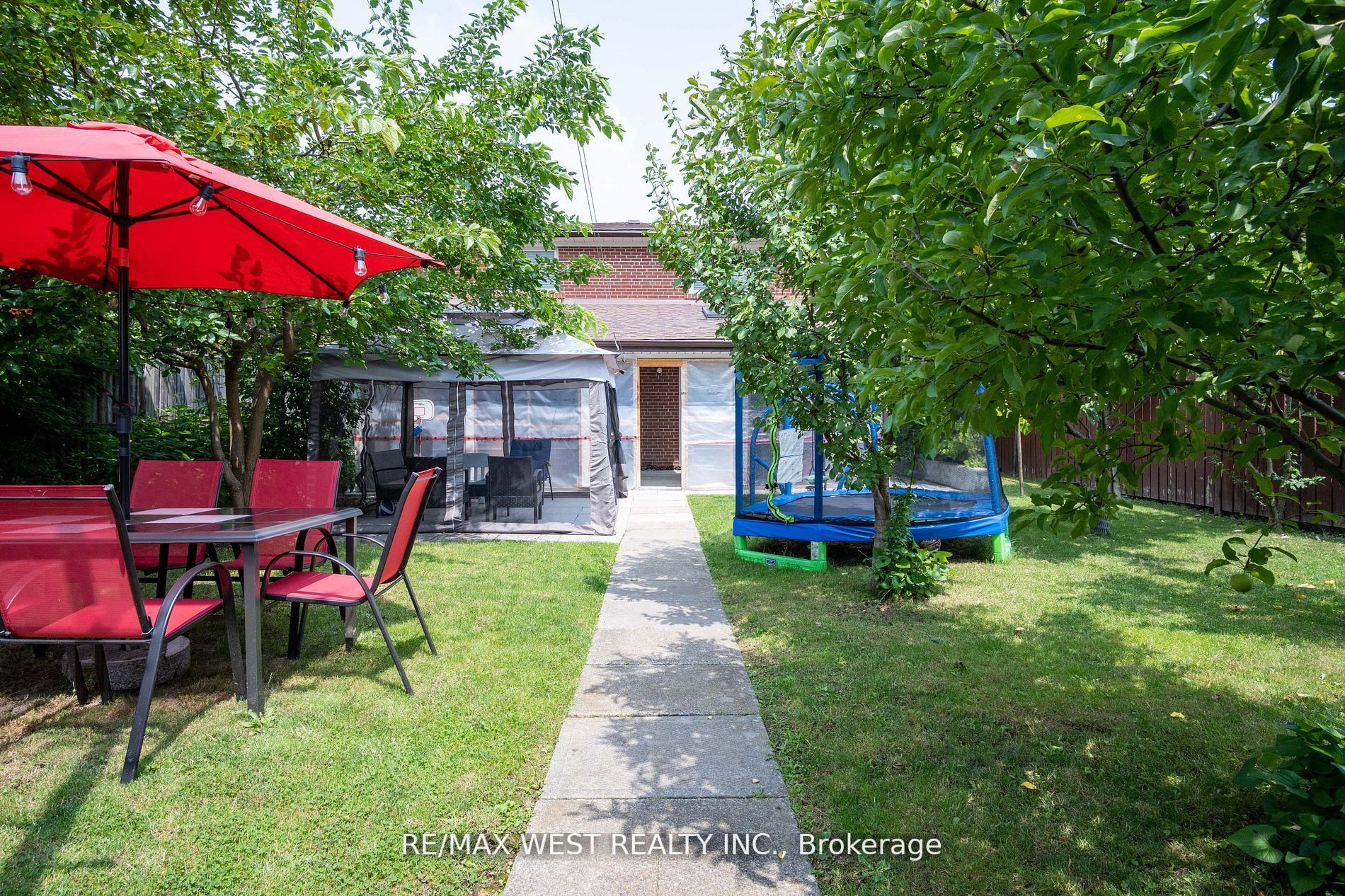 279 Maple Leaf Dr