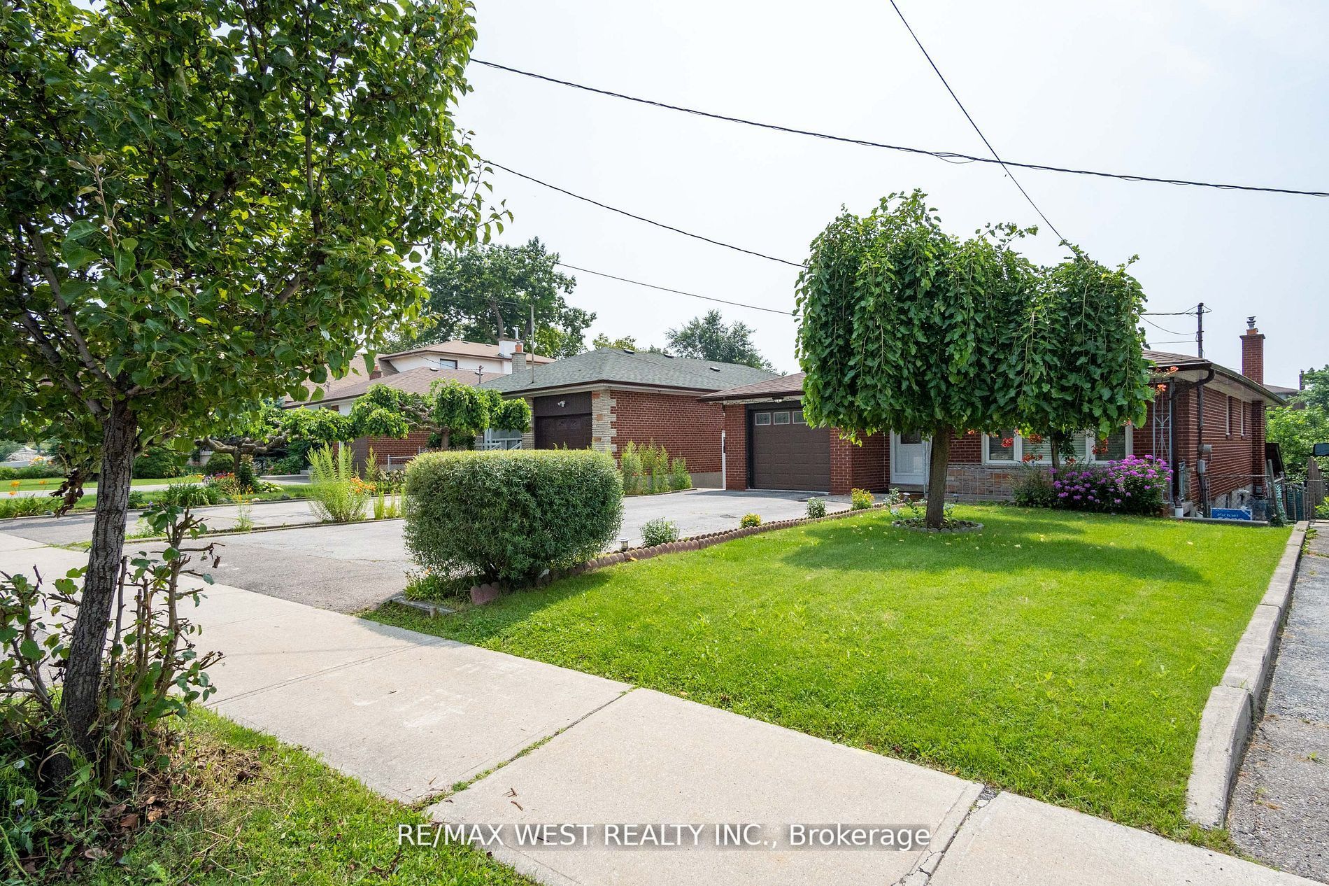 279 Maple Leaf Dr