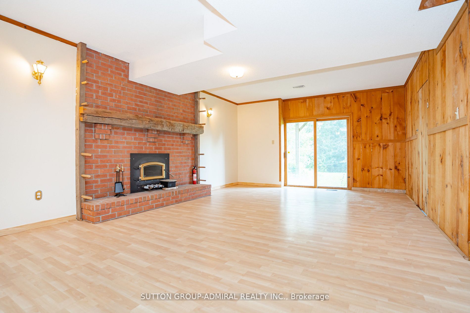 9399 Old Church Rd