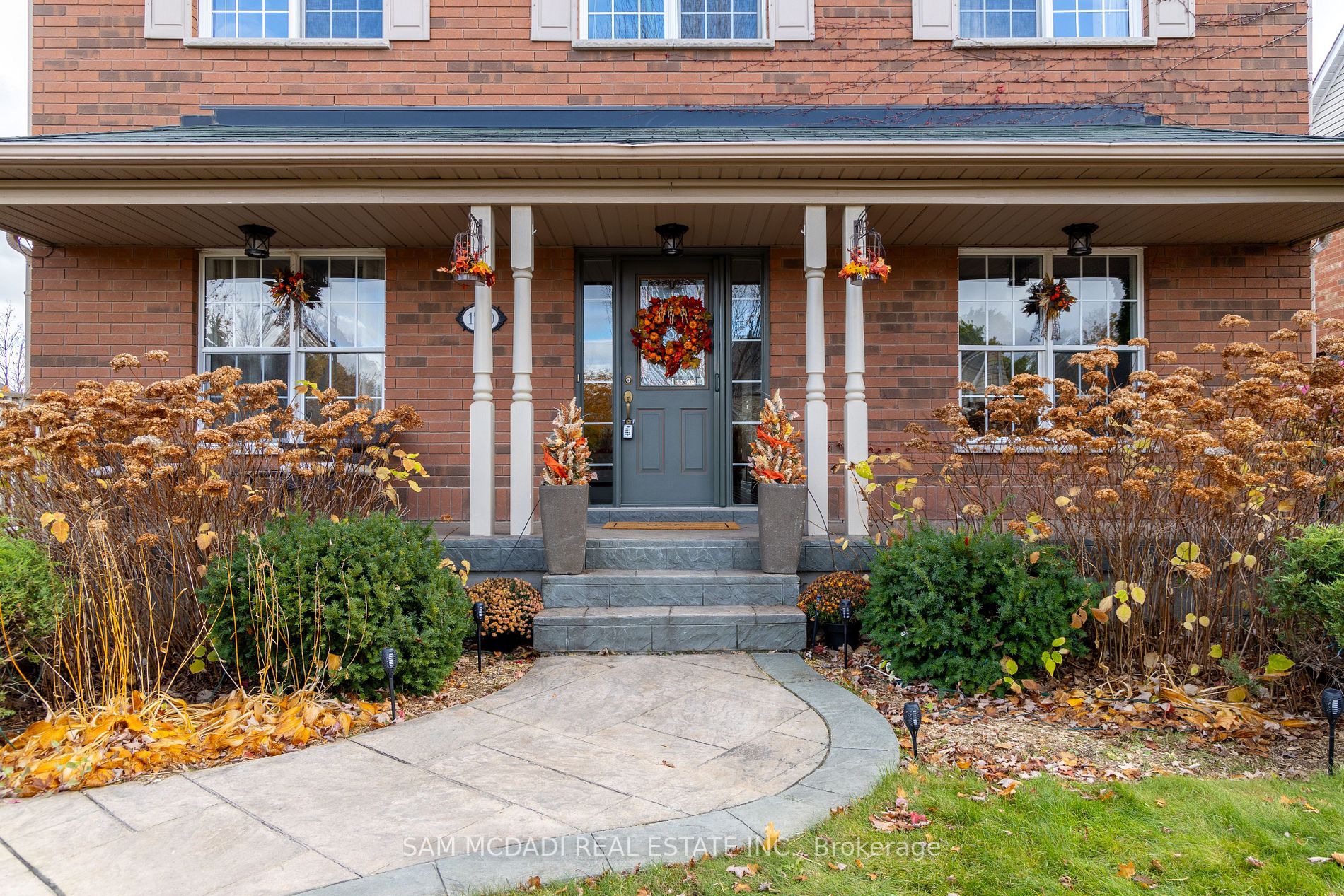 1770 Danthorpe Dr, (MLS® W7278076) See this detached house for