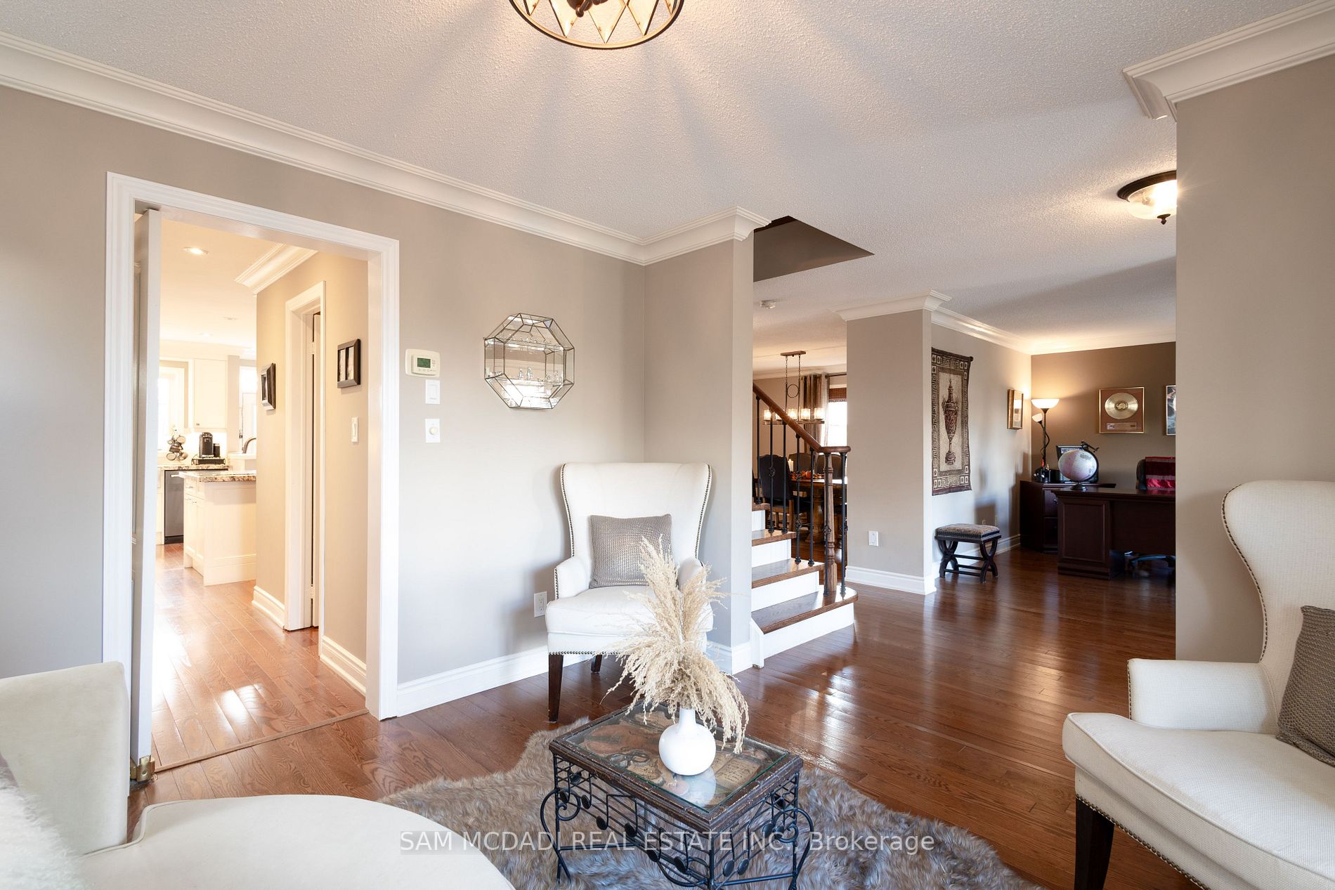 1770 Danthorpe Dr, (MLS® W7278076) See this detached house for