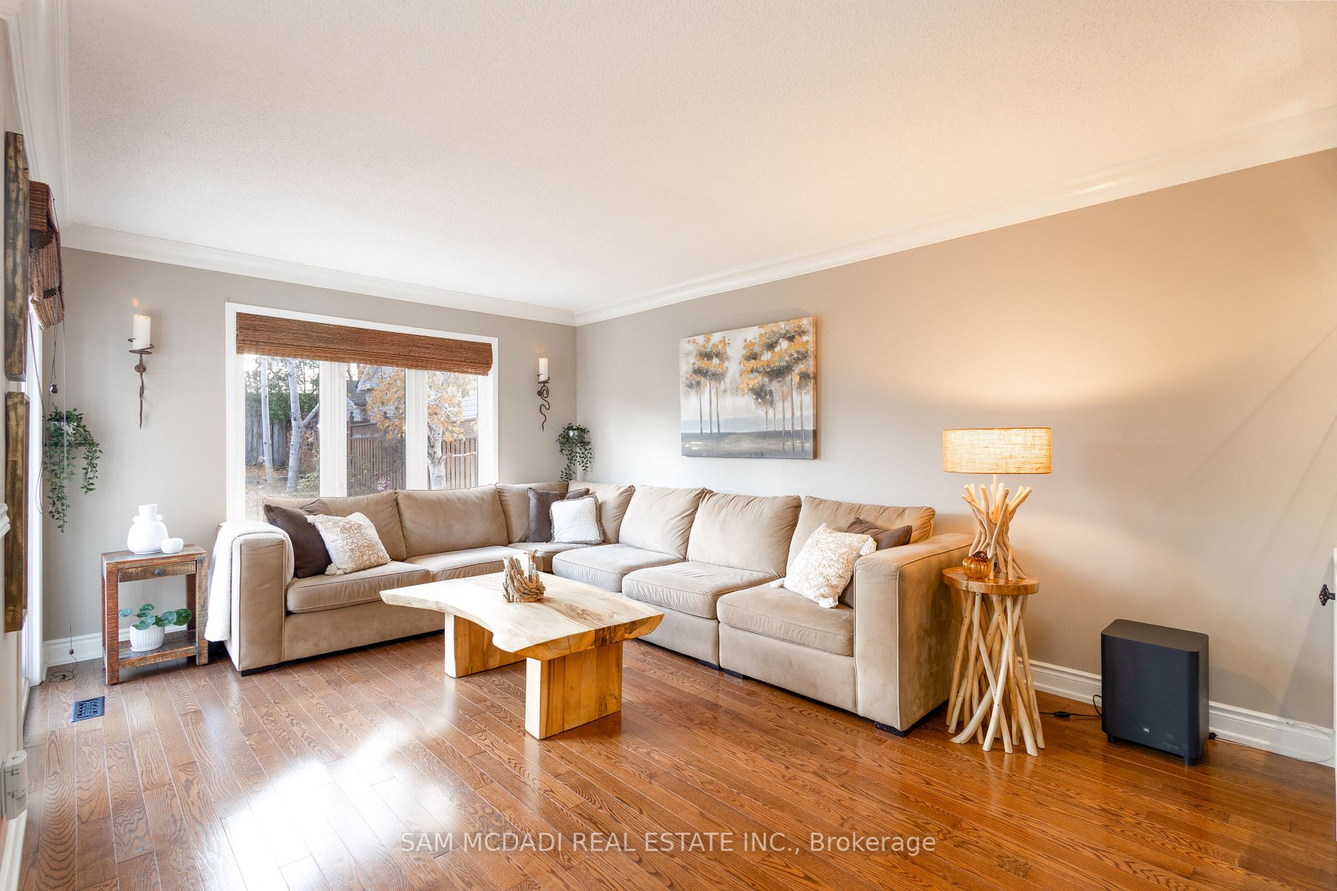 1770 Danthorpe Dr, (MLS® W7278076) See this detached house for