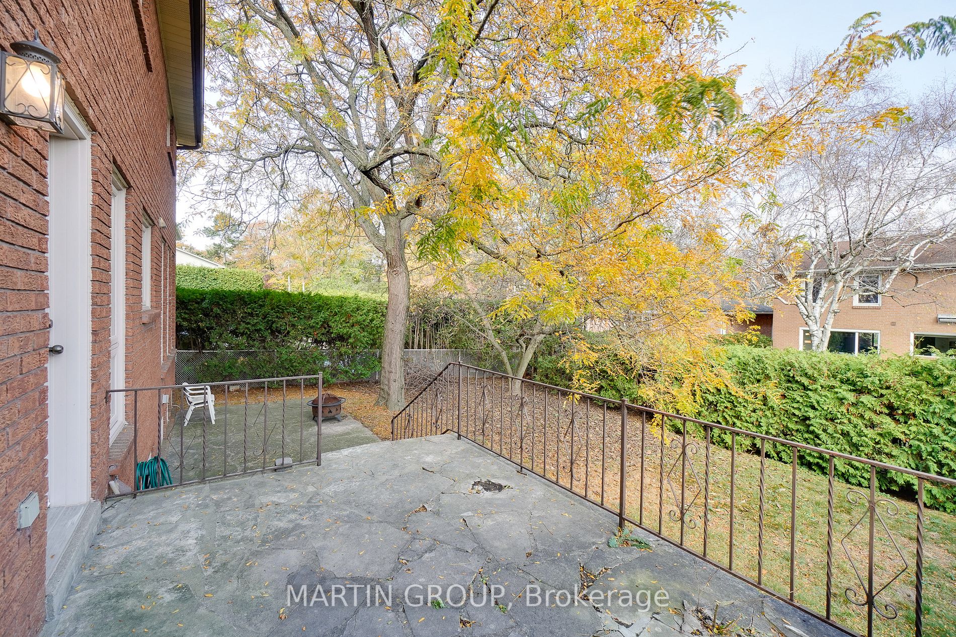 33 Arkendo Dr