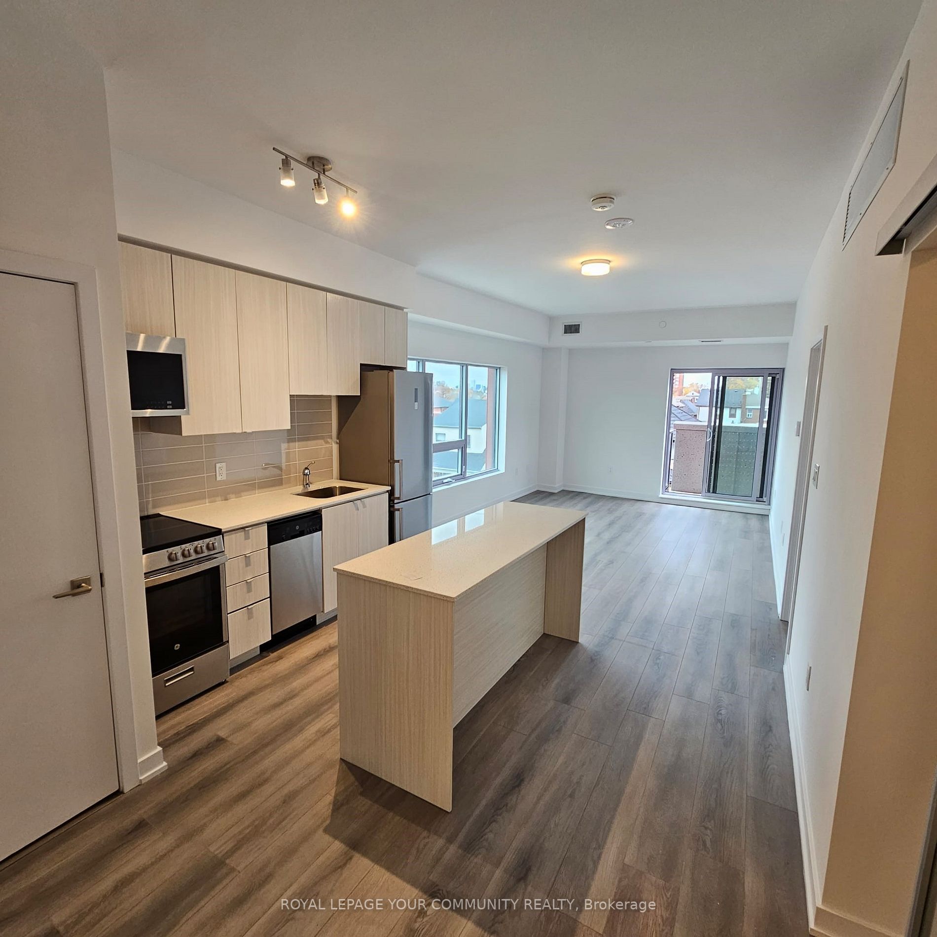 2433 Dufferin St, #301