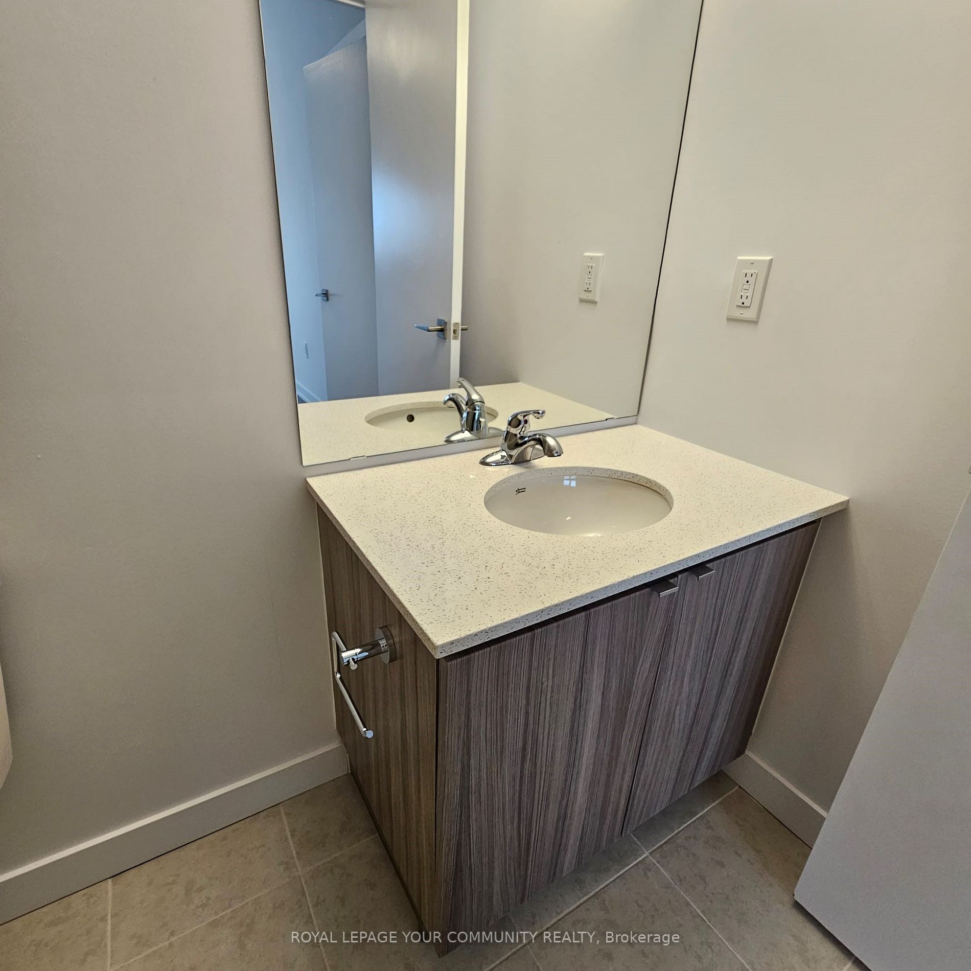 2433 Dufferin St, #301