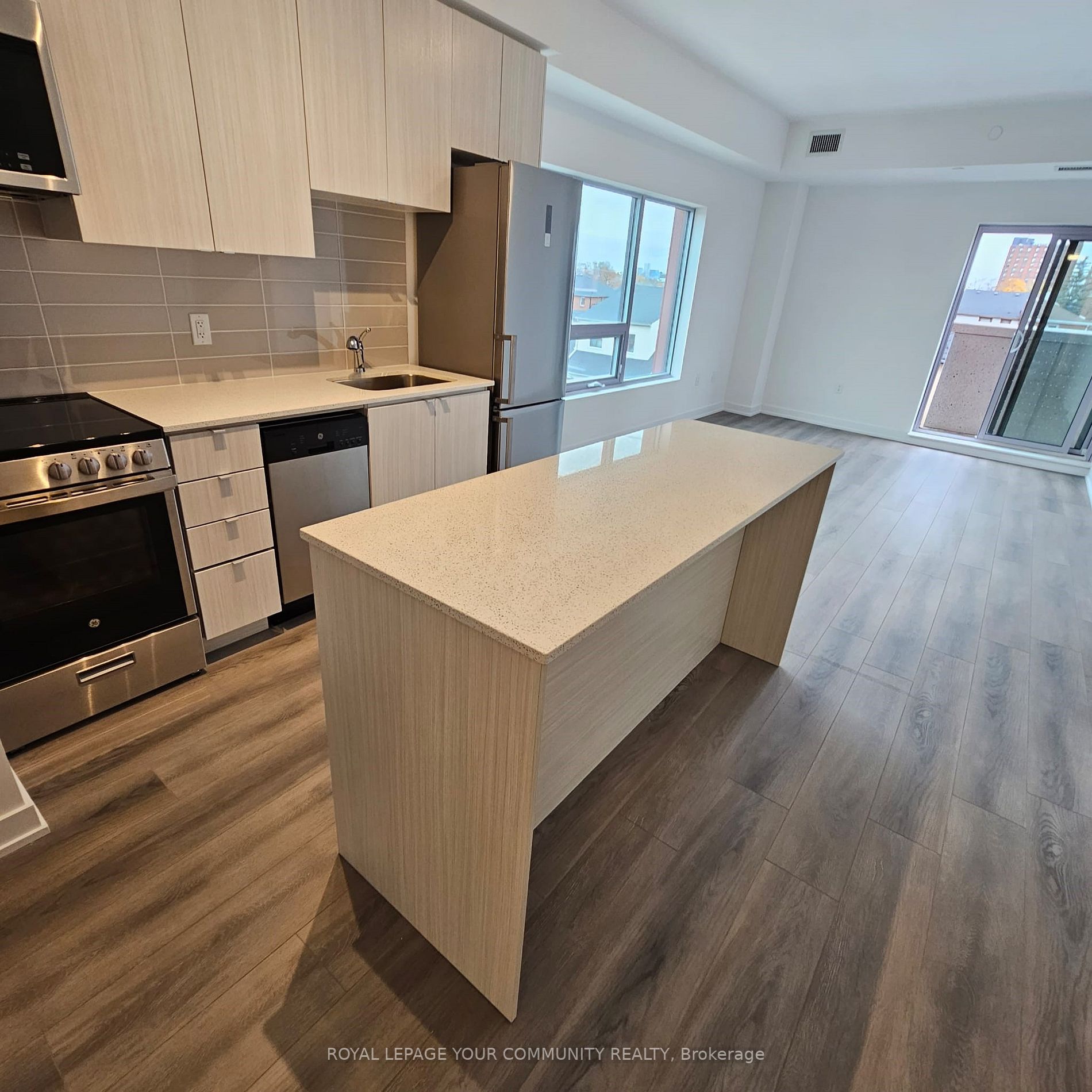 2433 Dufferin St, #301