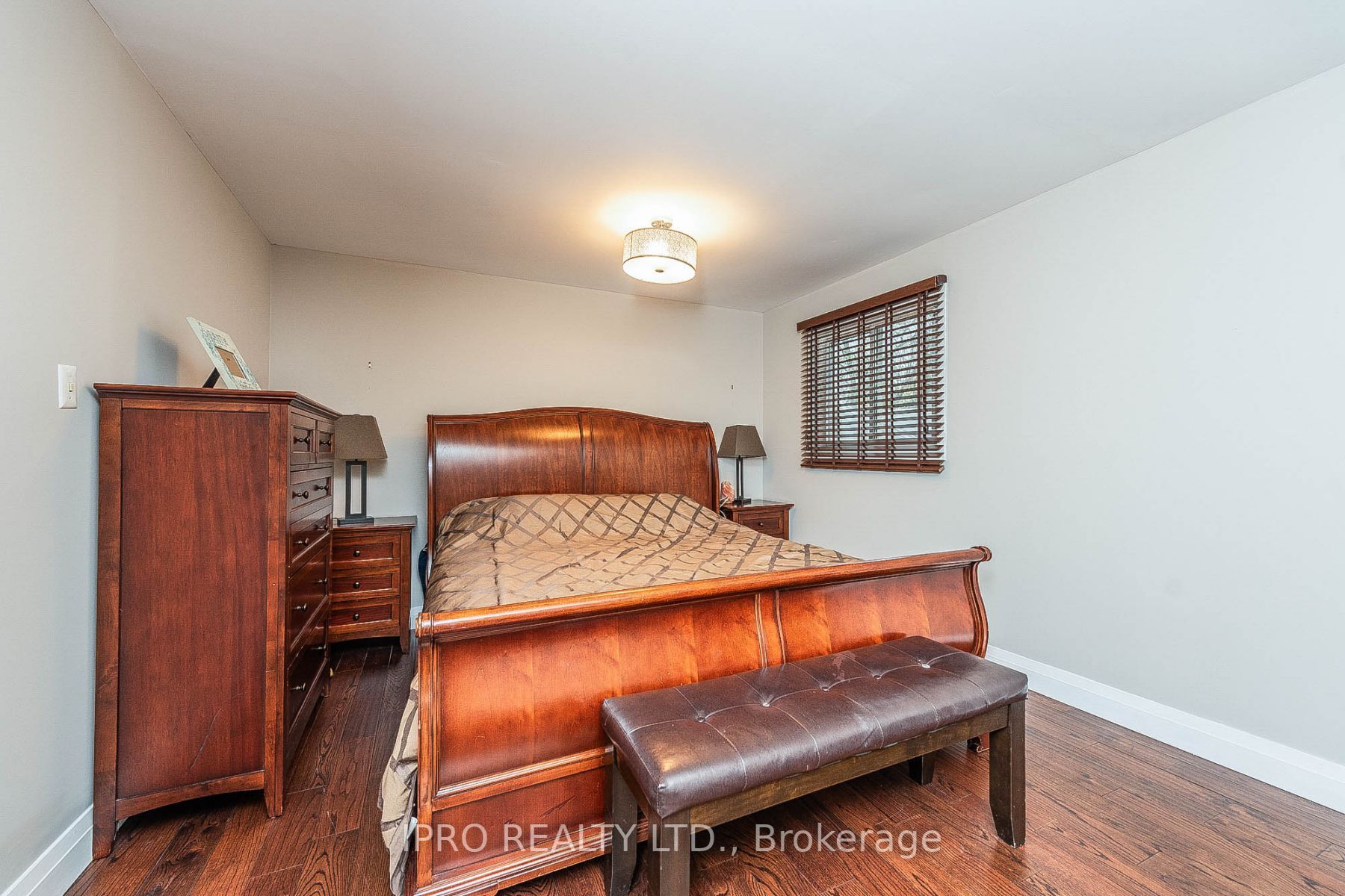 156 Main St S