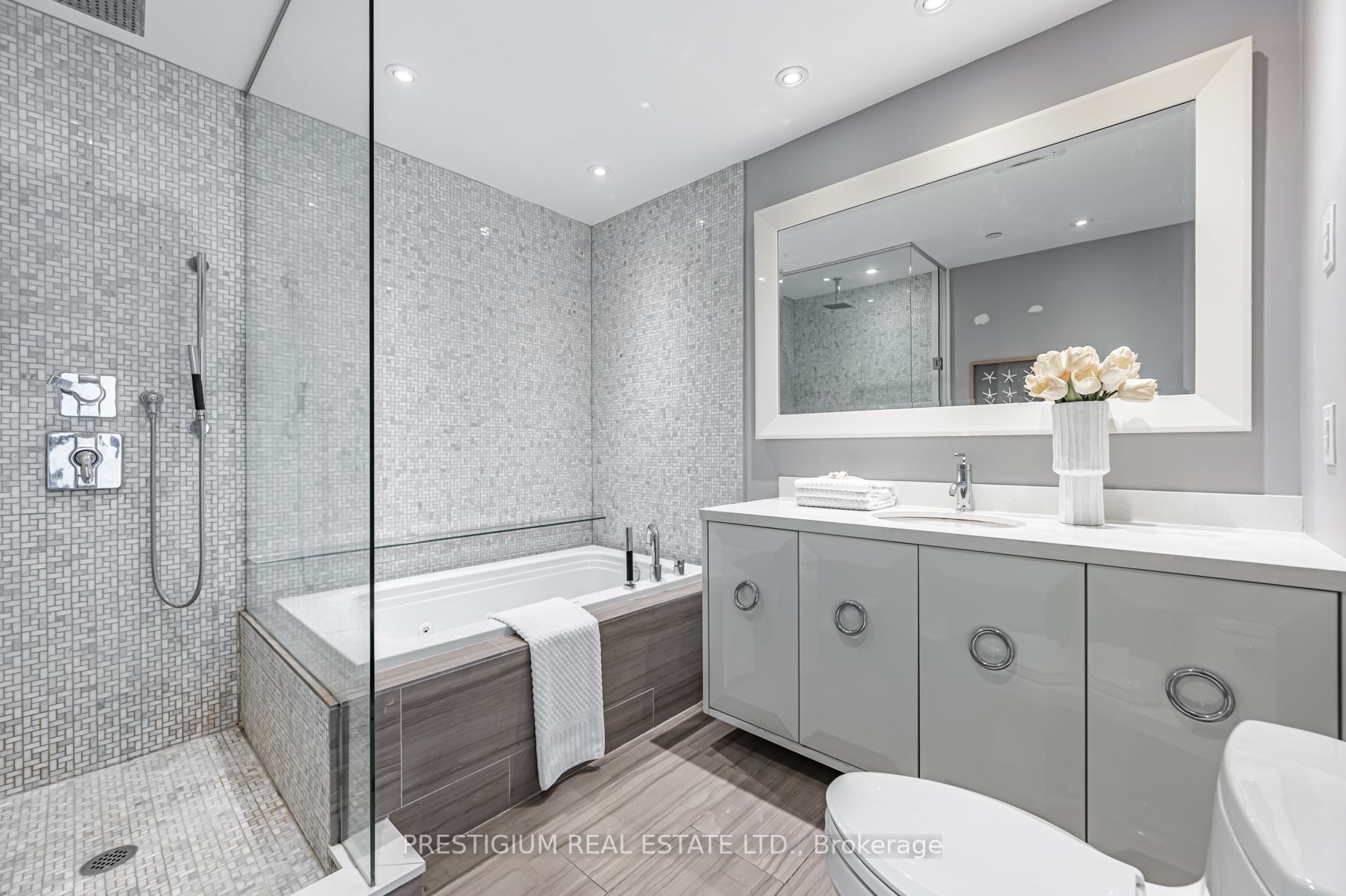 90 Park Lawn Rd, #2517
