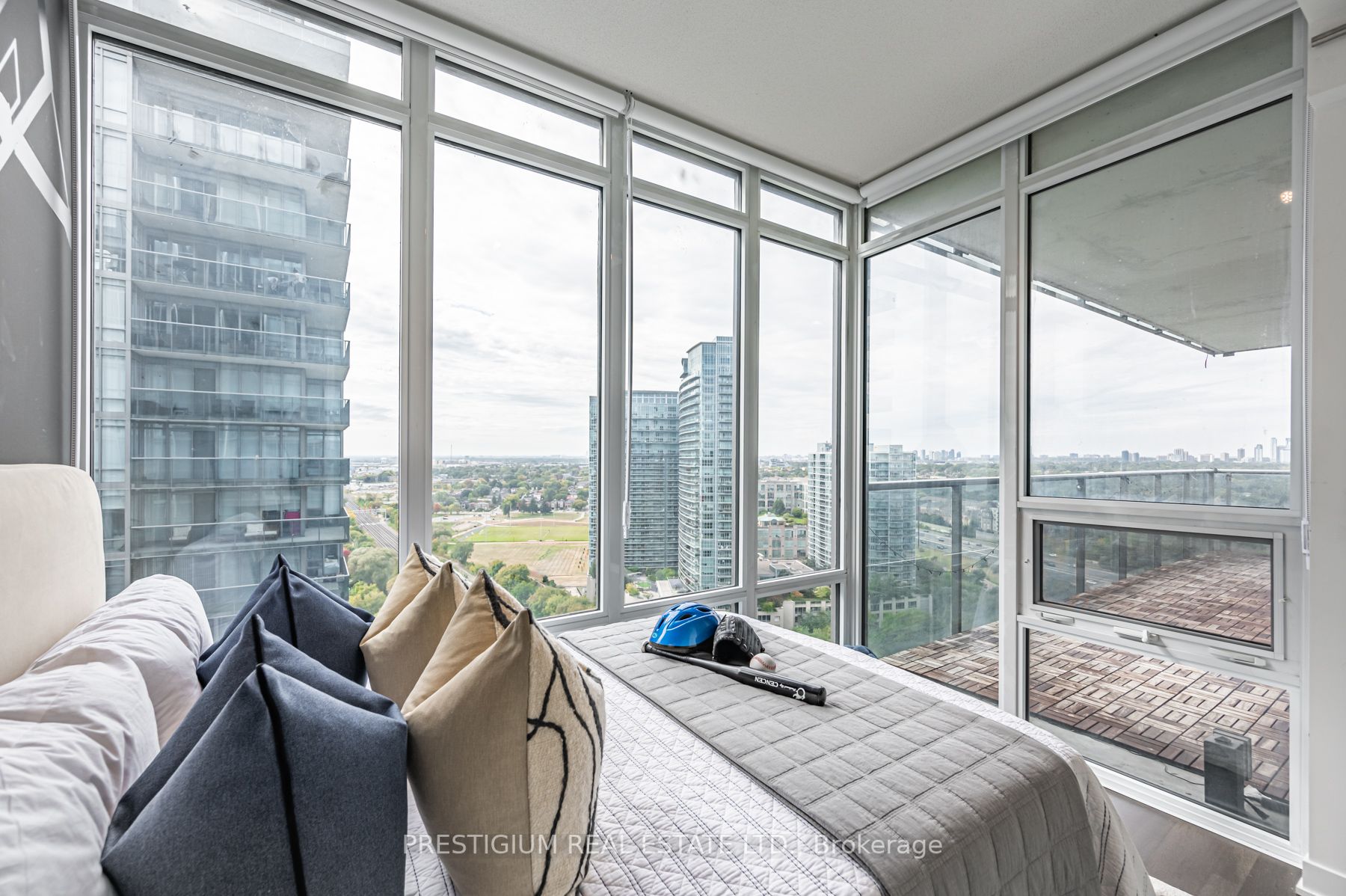 90 Park Lawn Rd, #2517