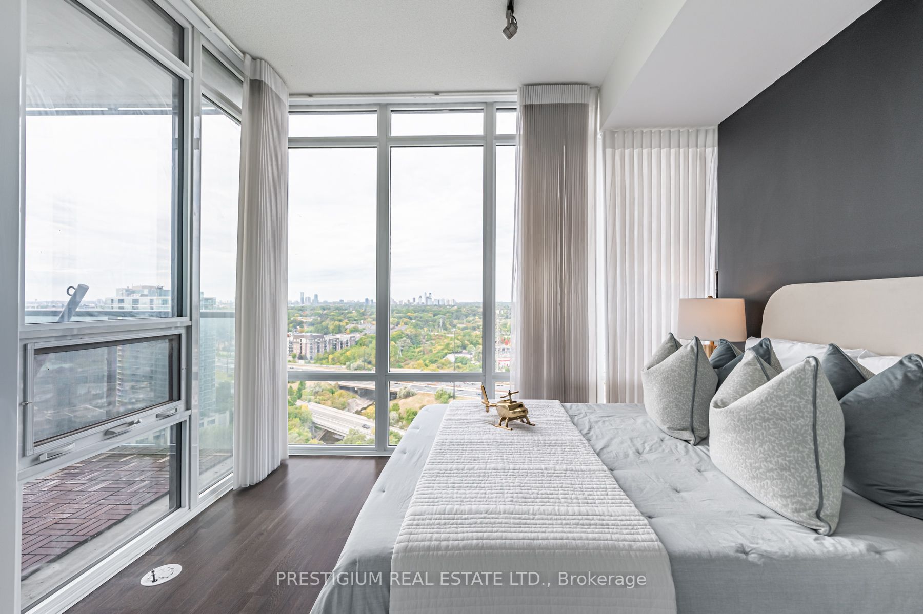 90 Park Lawn Rd, #2517
