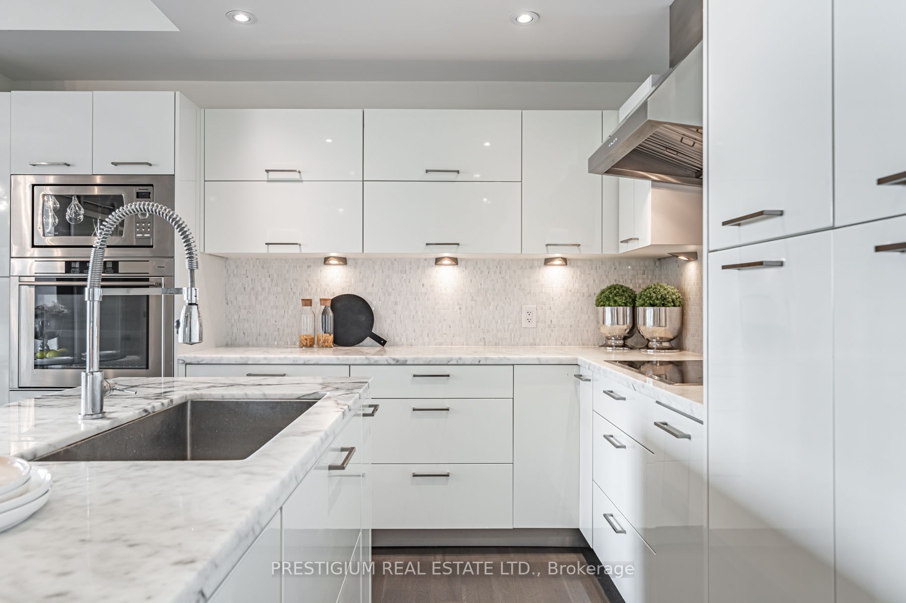 90 Park Lawn Rd, #2517