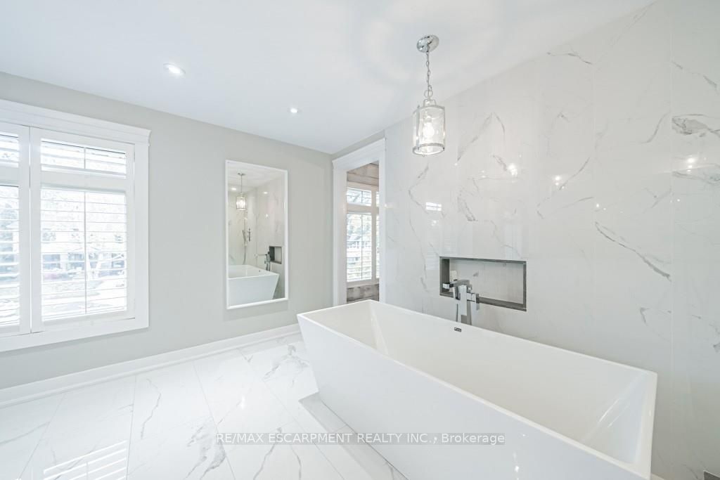567 Rosedale Cres