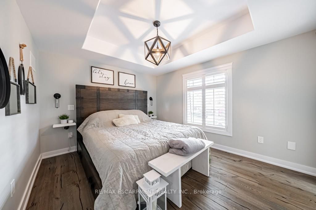 567 Rosedale Cres