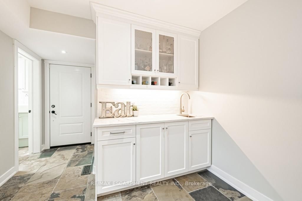 567 Rosedale Cres