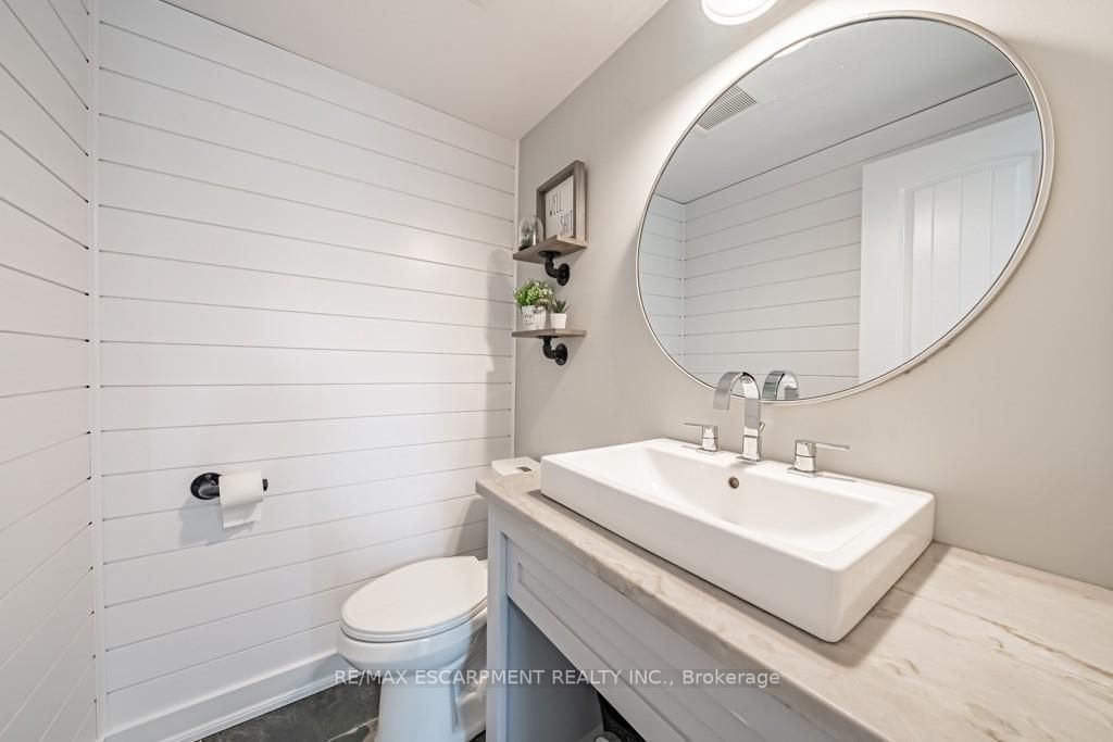 567 Rosedale Cres