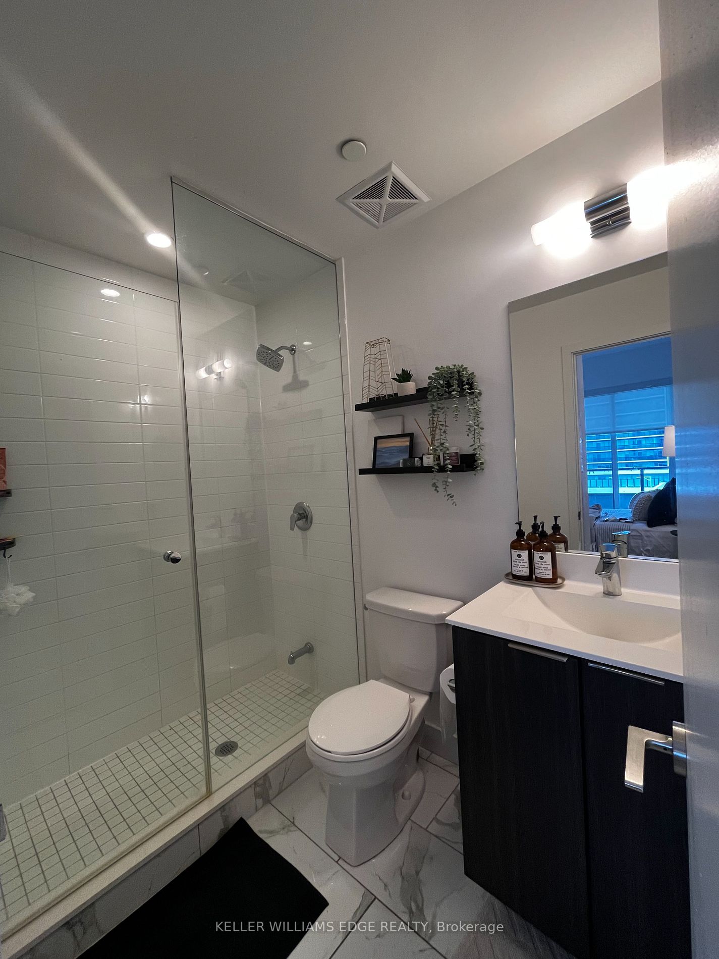 20 Shore Breeze Dr, #701