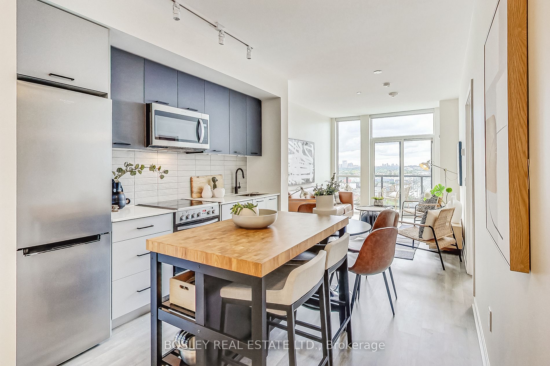2300 St Clair Ave W, #1002