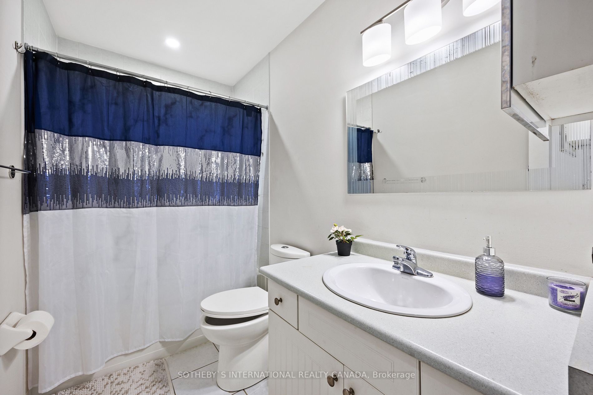 1158 Riddell Cres
