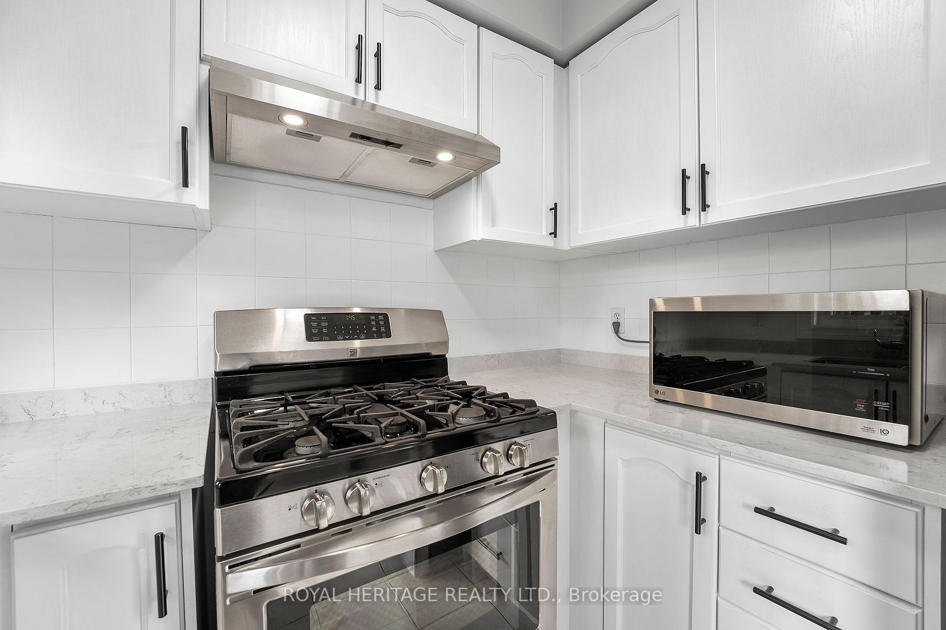 600 Amelia Cres
