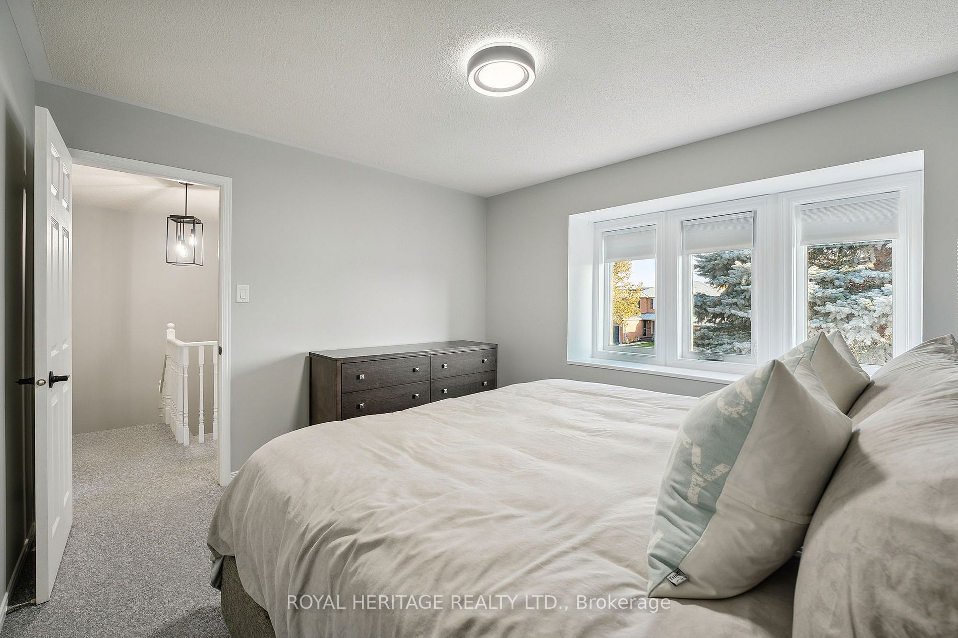 600 Amelia Cres