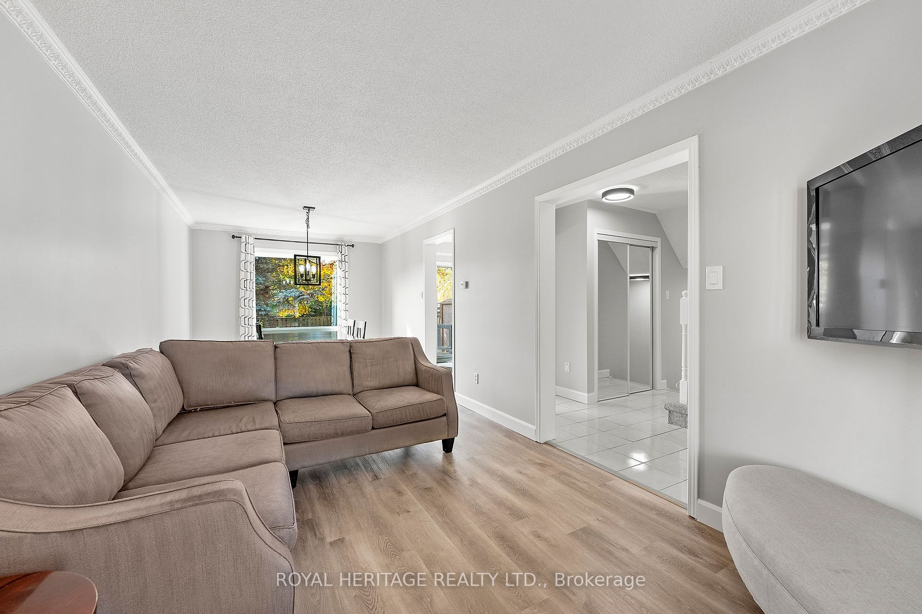 600 Amelia Cres
