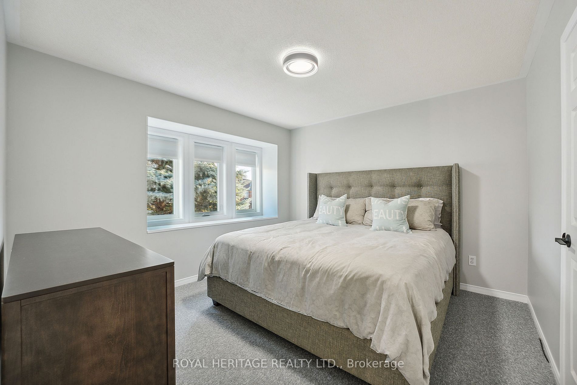 600 Amelia Cres