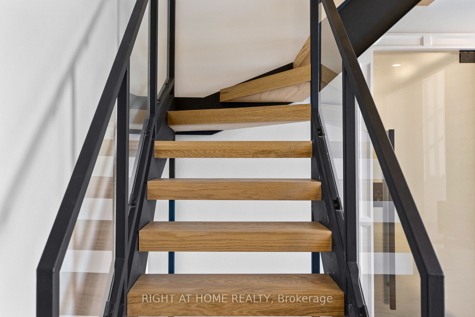 300 Manitoba St, #311