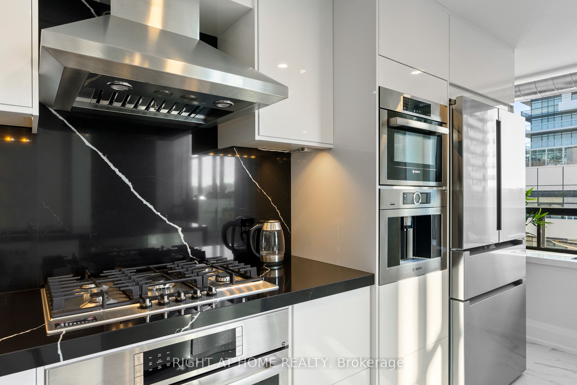 300 Manitoba St, #311