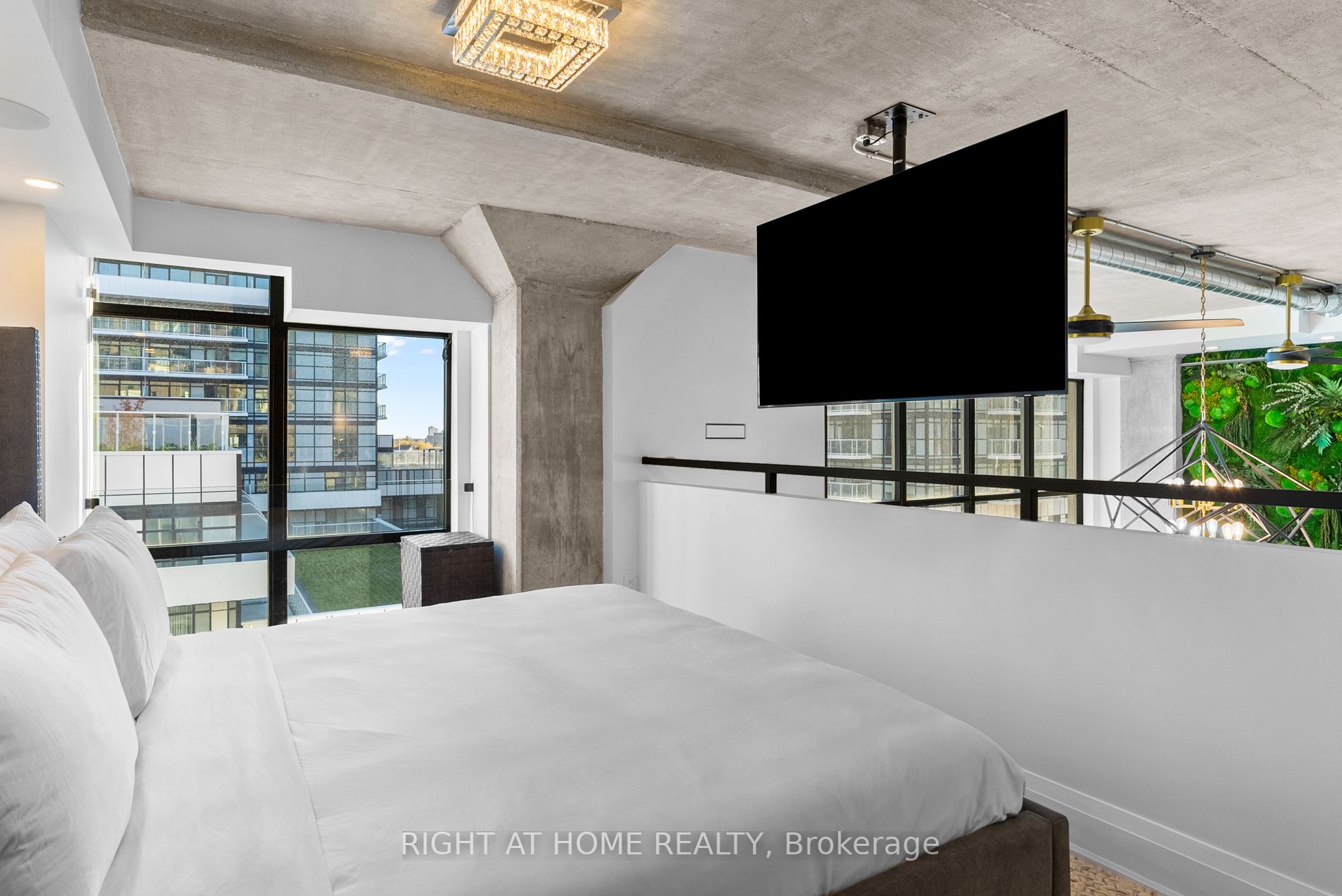300 Manitoba St, #311