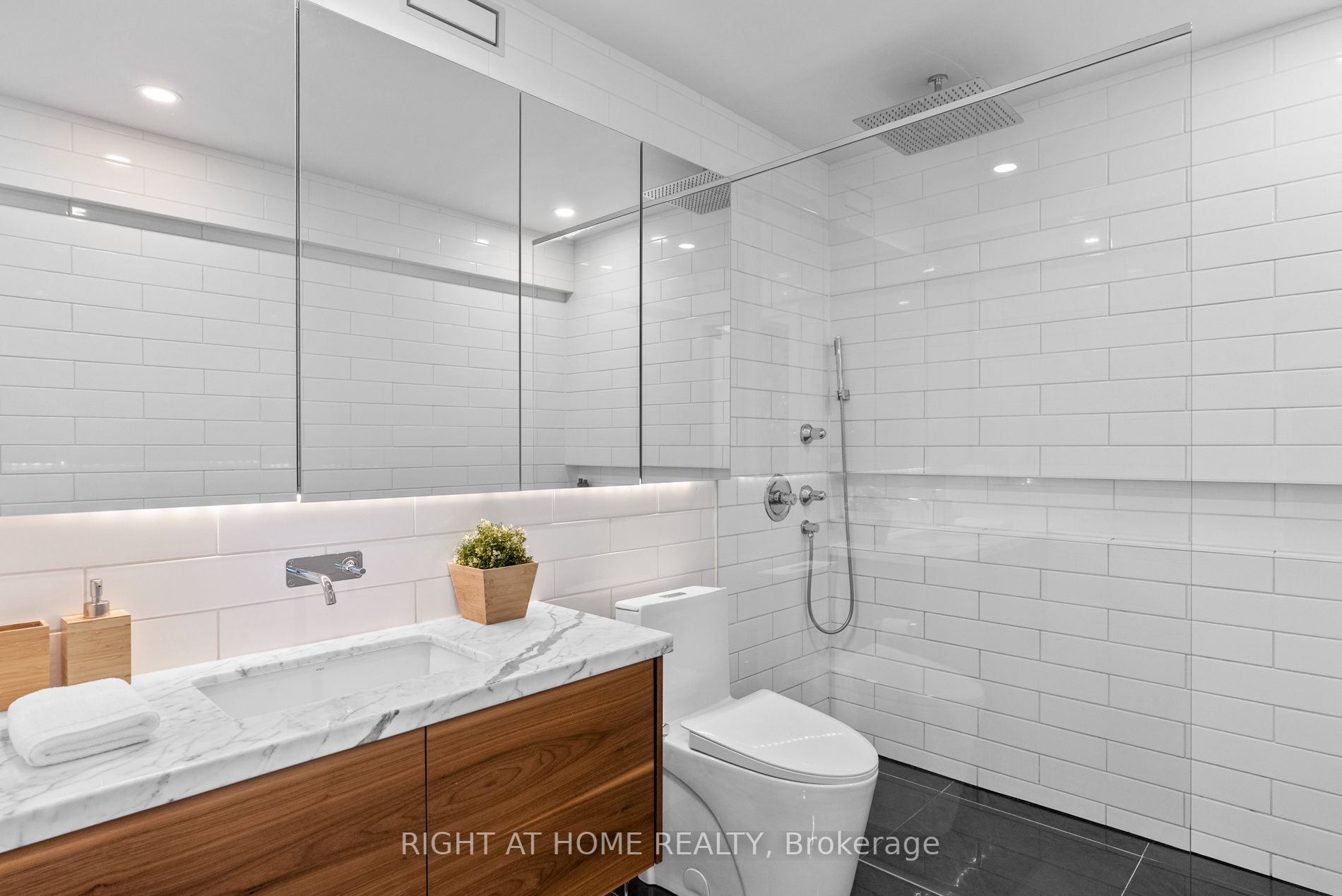 300 Manitoba St, #311