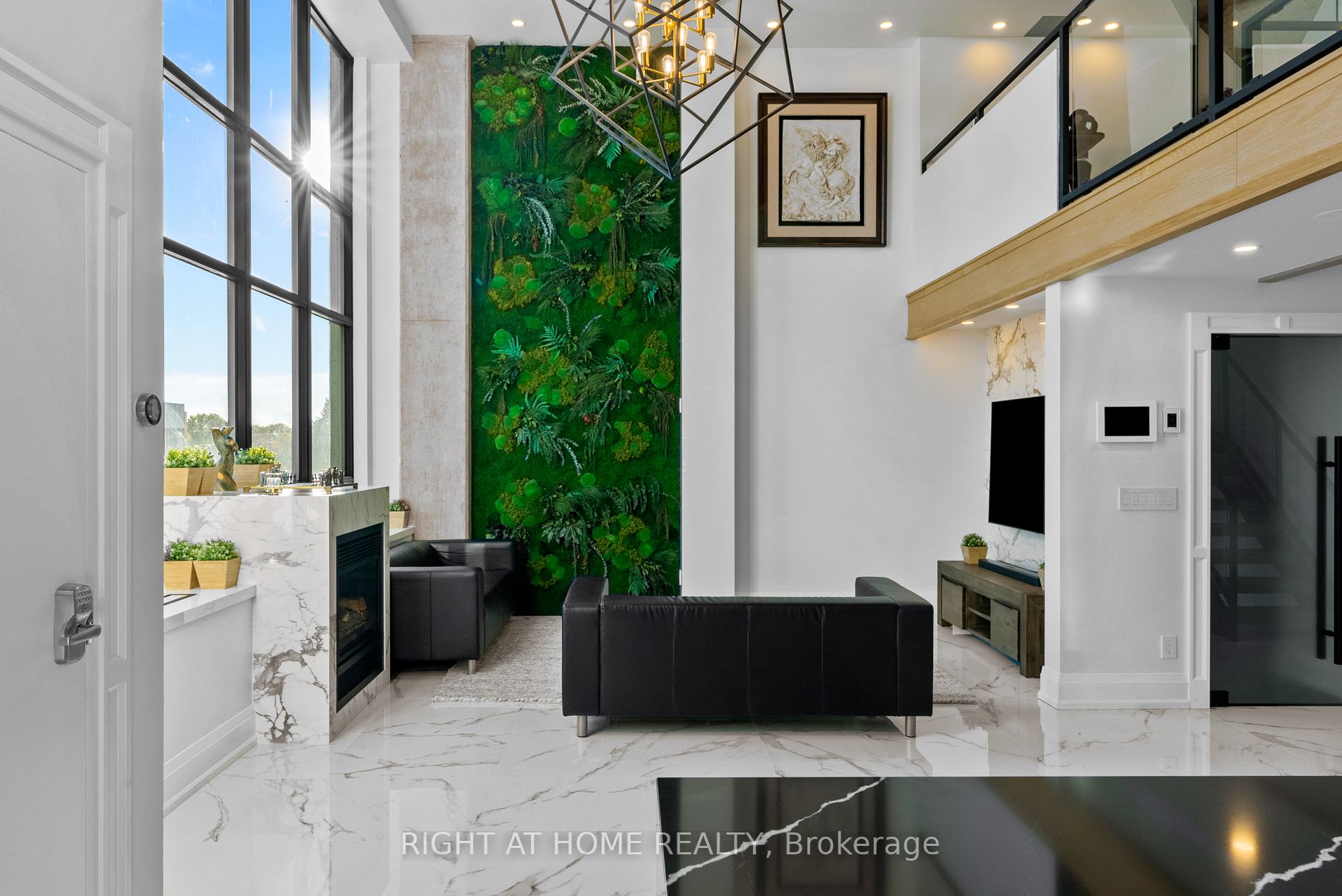 300 Manitoba St, #311