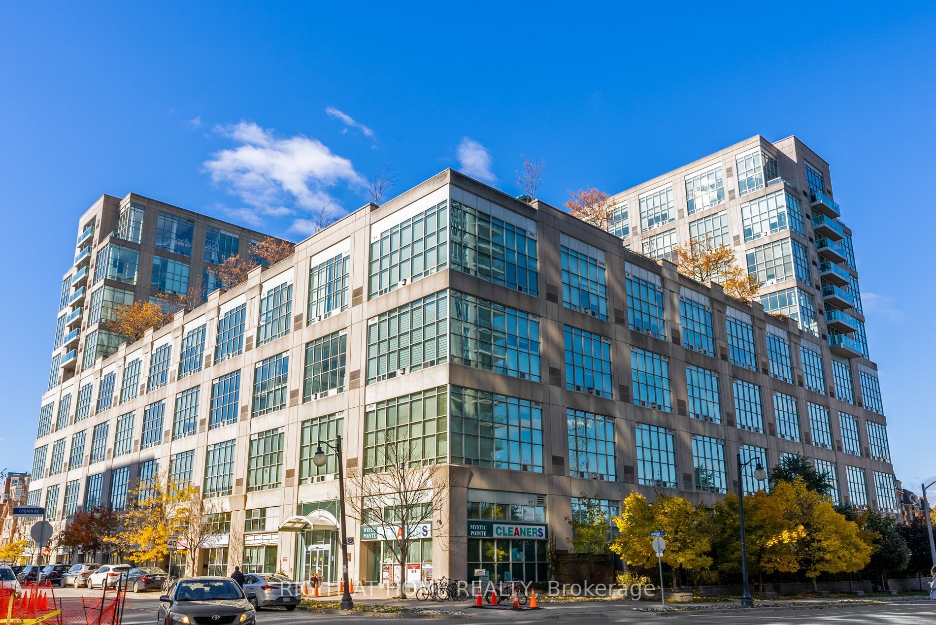 300 Manitoba St, #311